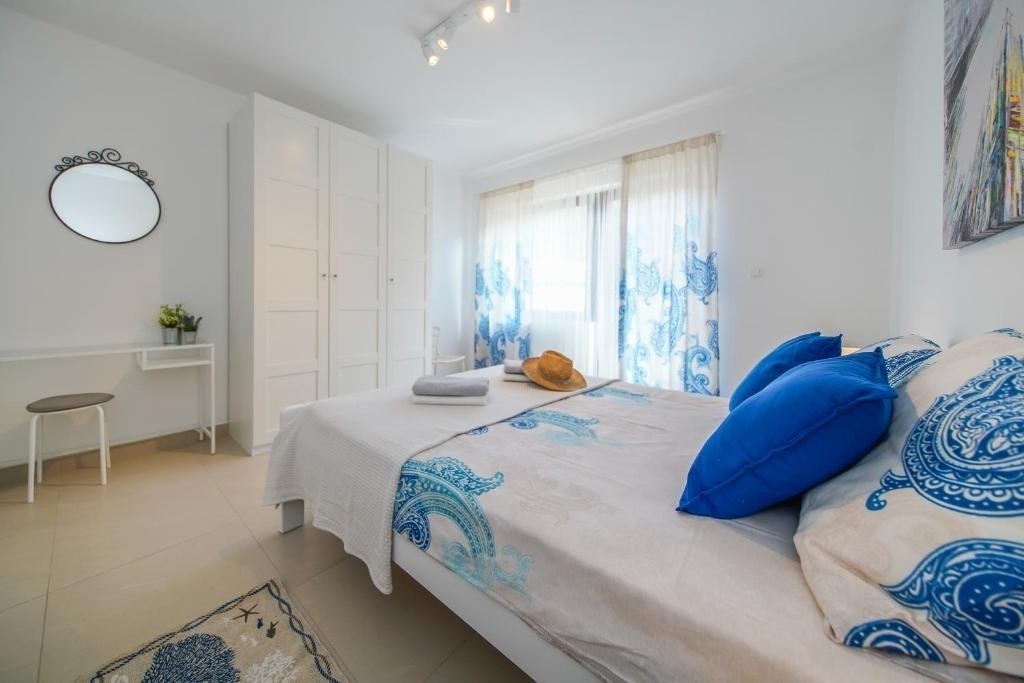 Three bedroom apartment with terrace Duba Stonska, Pelješac  A-a