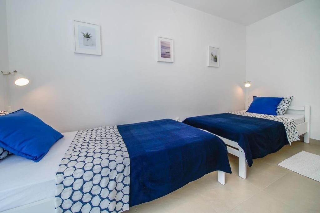 Three bedroom apartment with terrace Duba Stonska, Pelješac  A-a