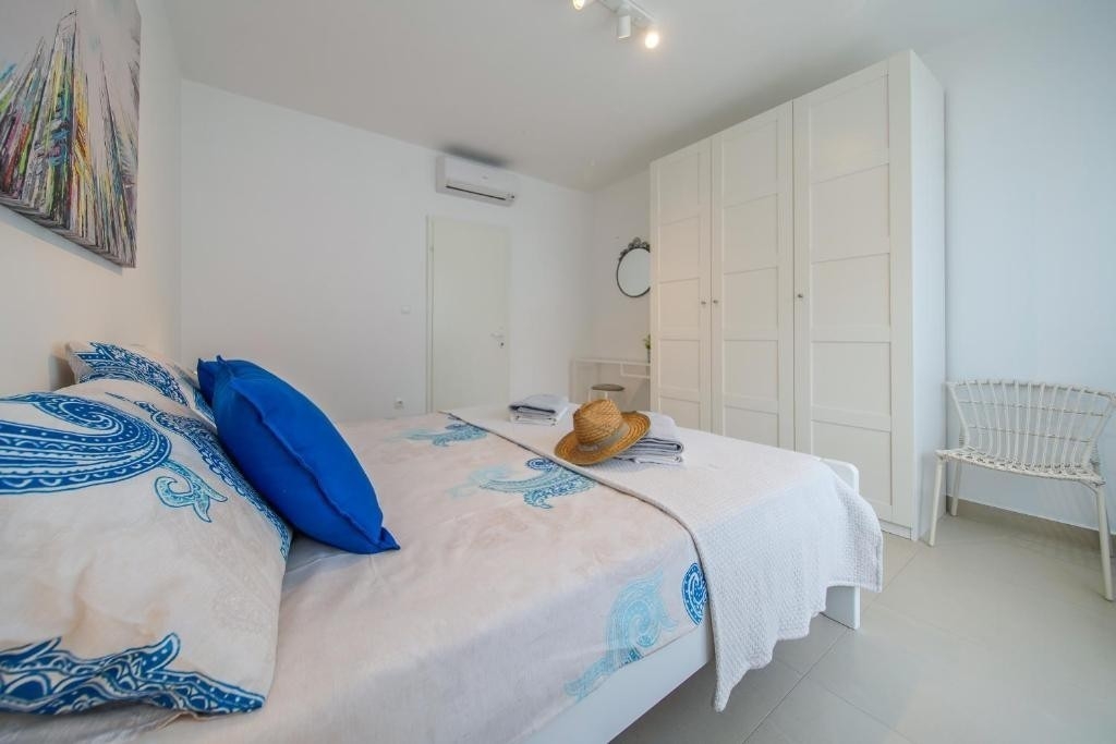 Three bedroom apartment with terrace Duba Stonska, Pelješac  A-a