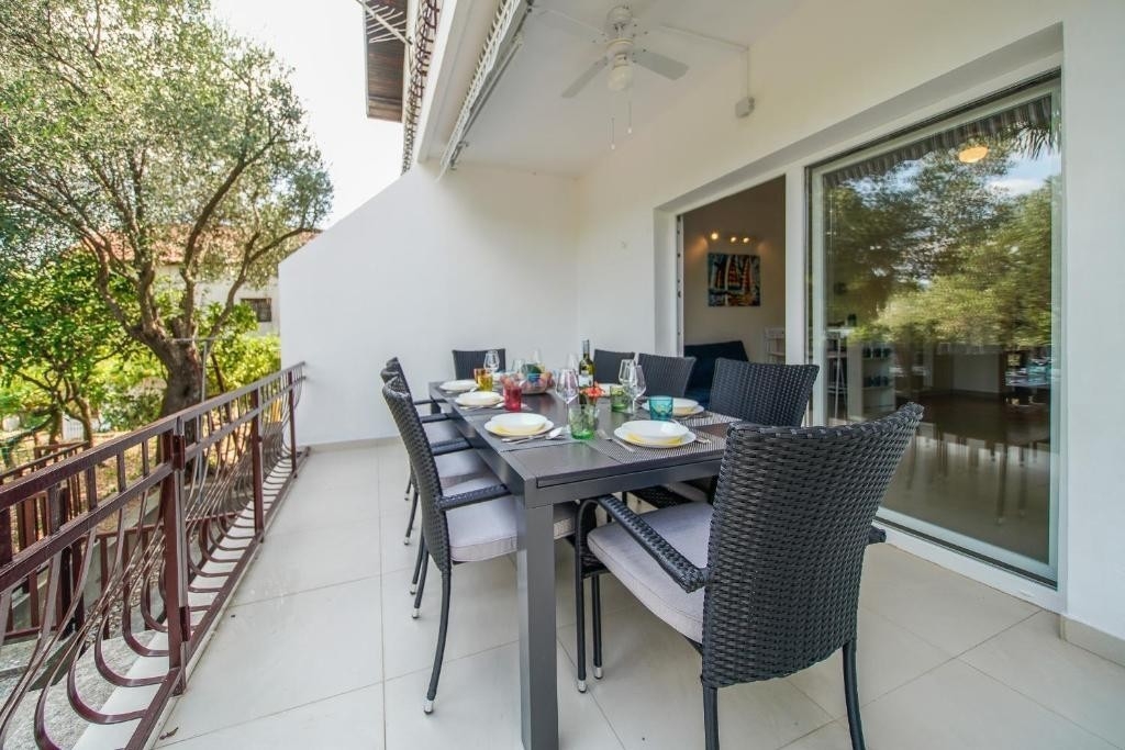 Three bedroom apartment with terrace Duba Stonska, Pelješac  A-a