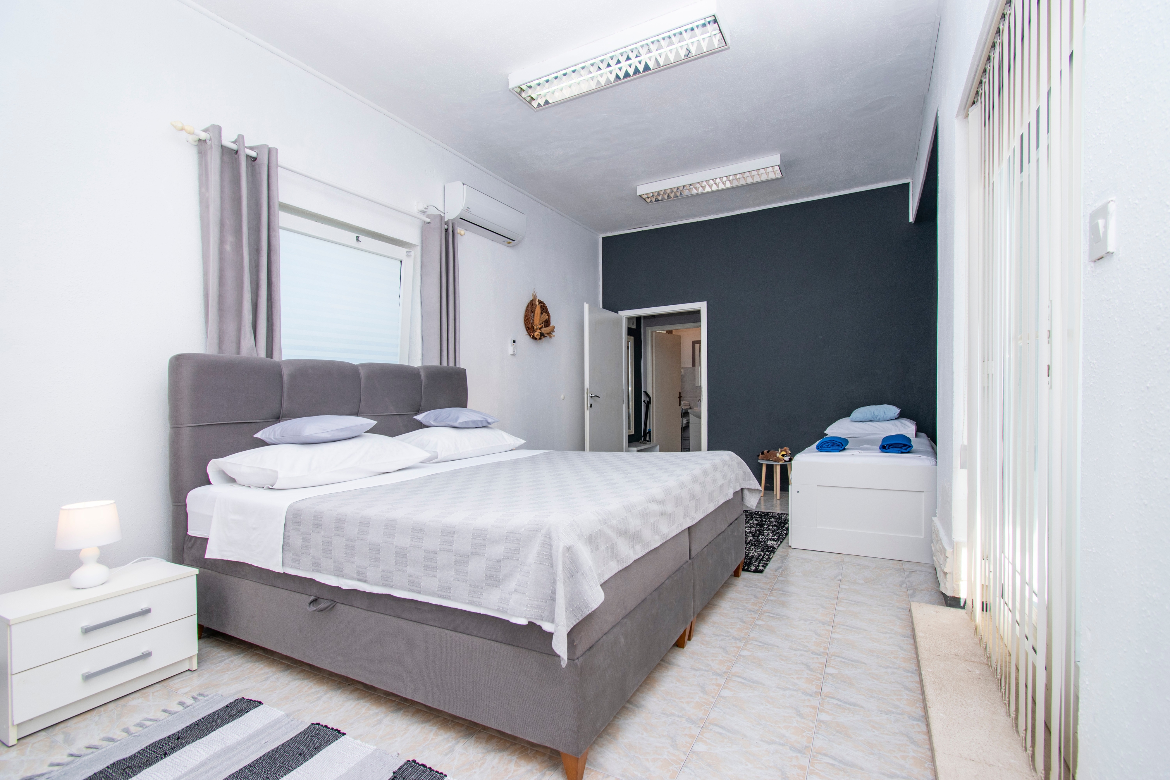 Two bedroom house with terrace Brodarica, Šibenik  K