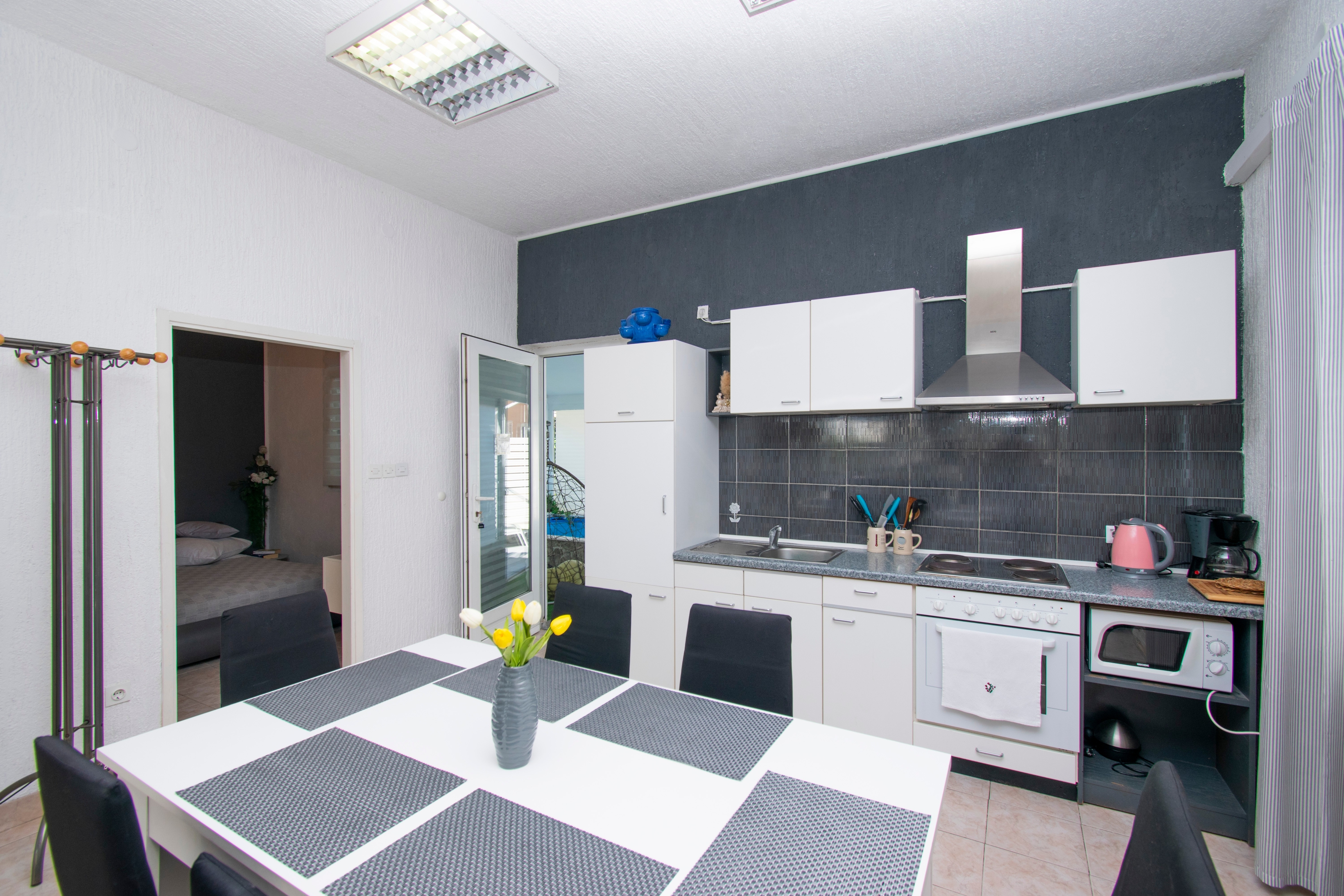 Two bedroom house with terrace Brodarica, Šibenik  K