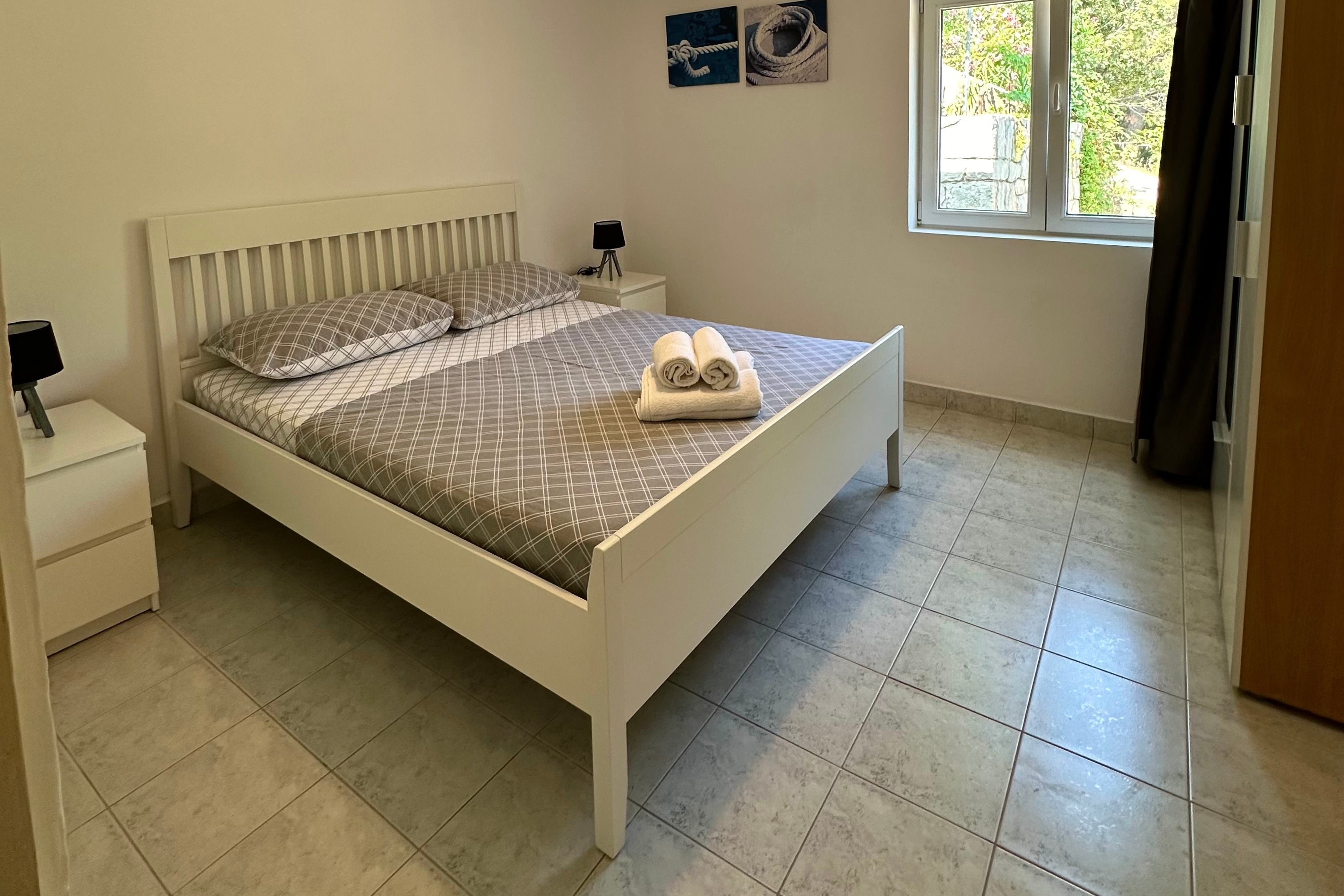 Top Hvar Basina Top Hvar Basina