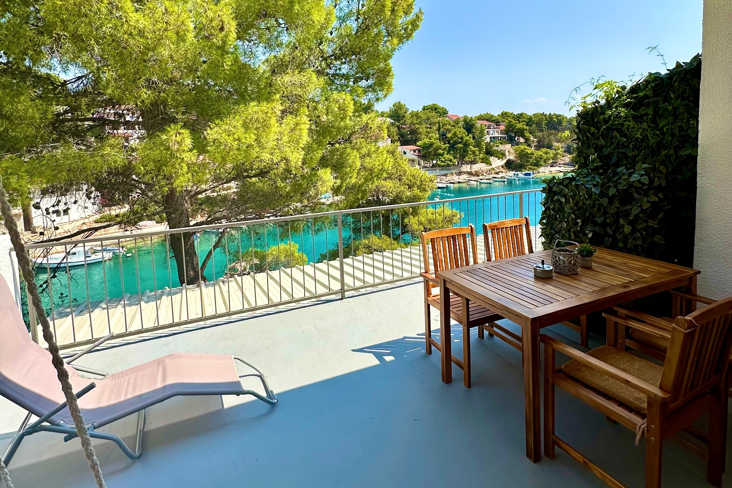 One bedroom apartment near beach Basina, Hvar (A-24120-a) One bedroom apartment near beach Basina, Hvar (A-24120-a)