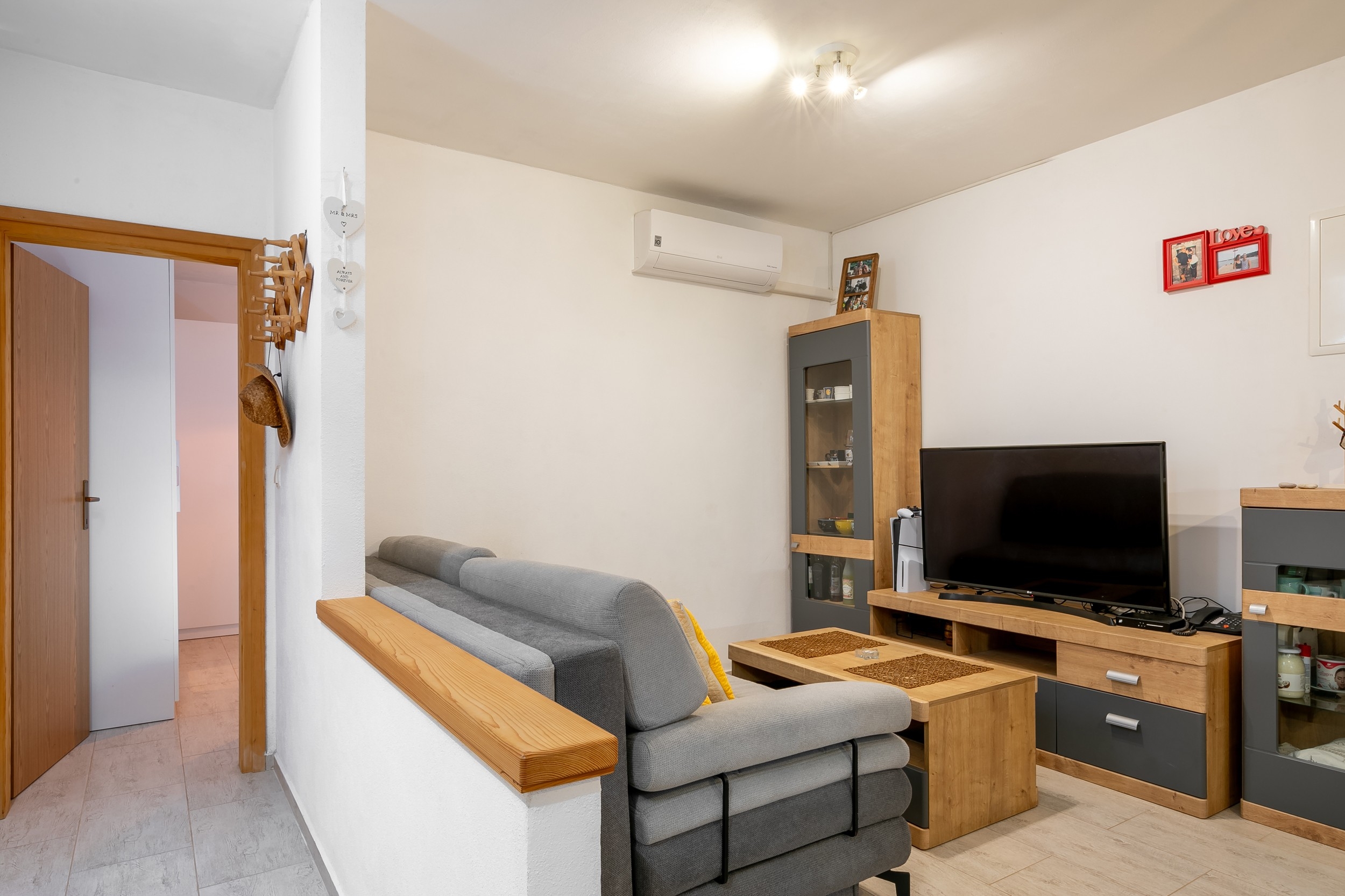 Four-bedroom house with terrace and sea view Cove Tankaraca, Korčula (K-24124) Four-bedroom house with terrace and sea view Cove Tankaraca, Korčula (K-24124)