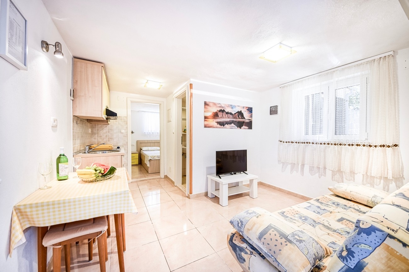 One bedroom apartment with terrace Povlja, Brač (A-24129-c) One bedroom apartment with terrace Povlja, Brač (A-24129-c)