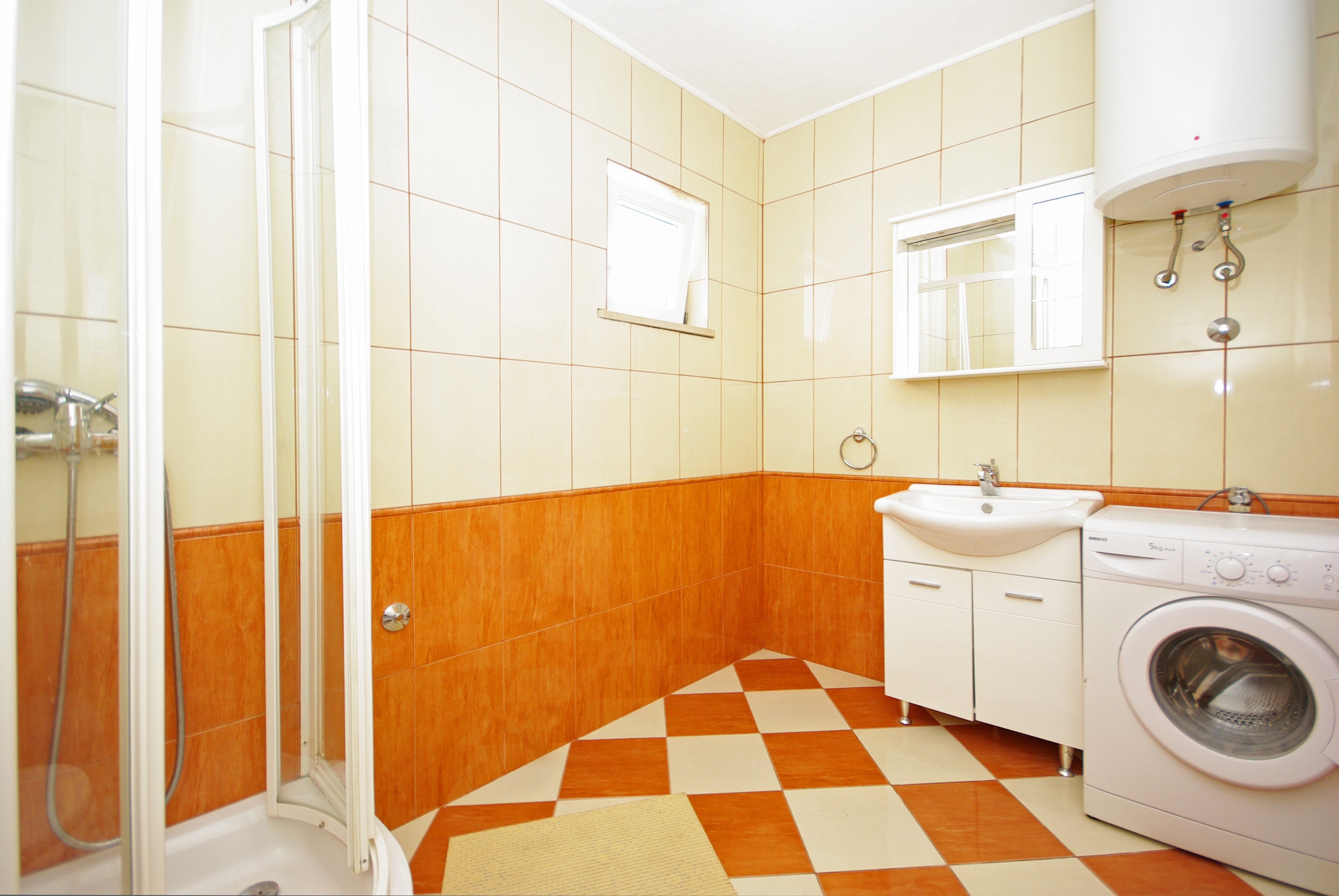 Two bedroom apartment with balcony and sea view Sumartin, Brač  A-a