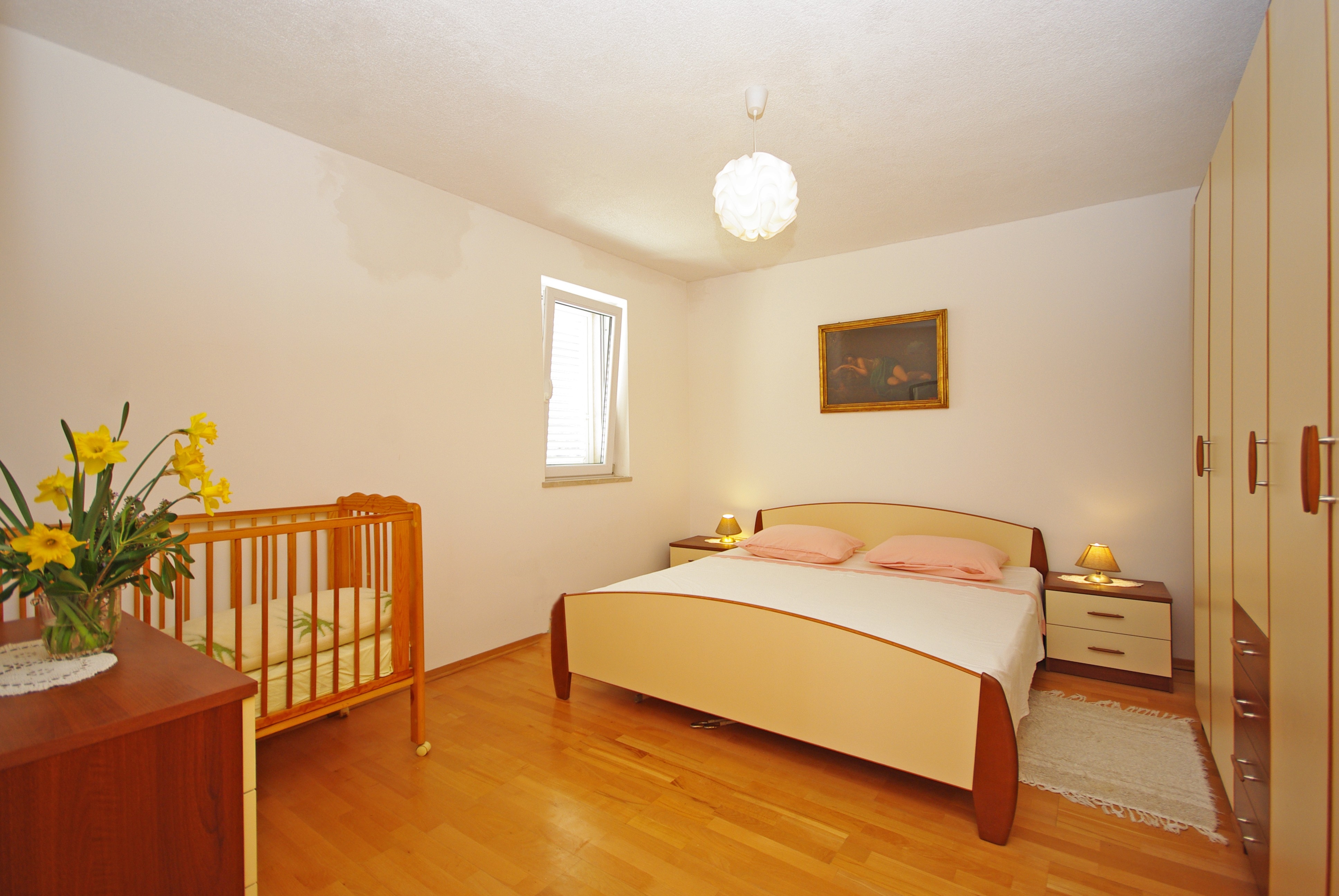 Two bedroom apartment with balcony and sea view Sumartin, Brač  A-a