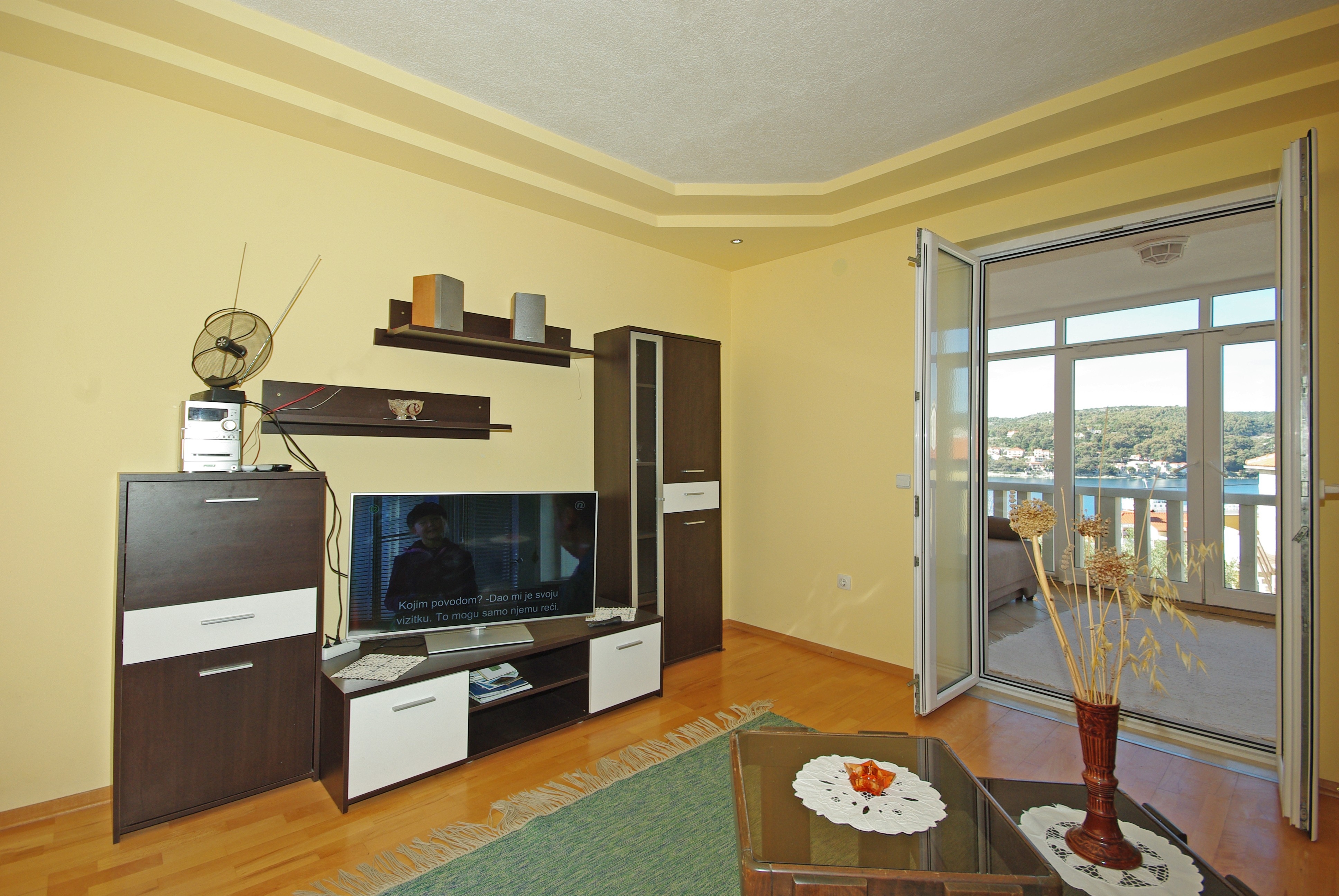 Two bedroom apartment with balcony and sea view Sumartin, Brač  A-a