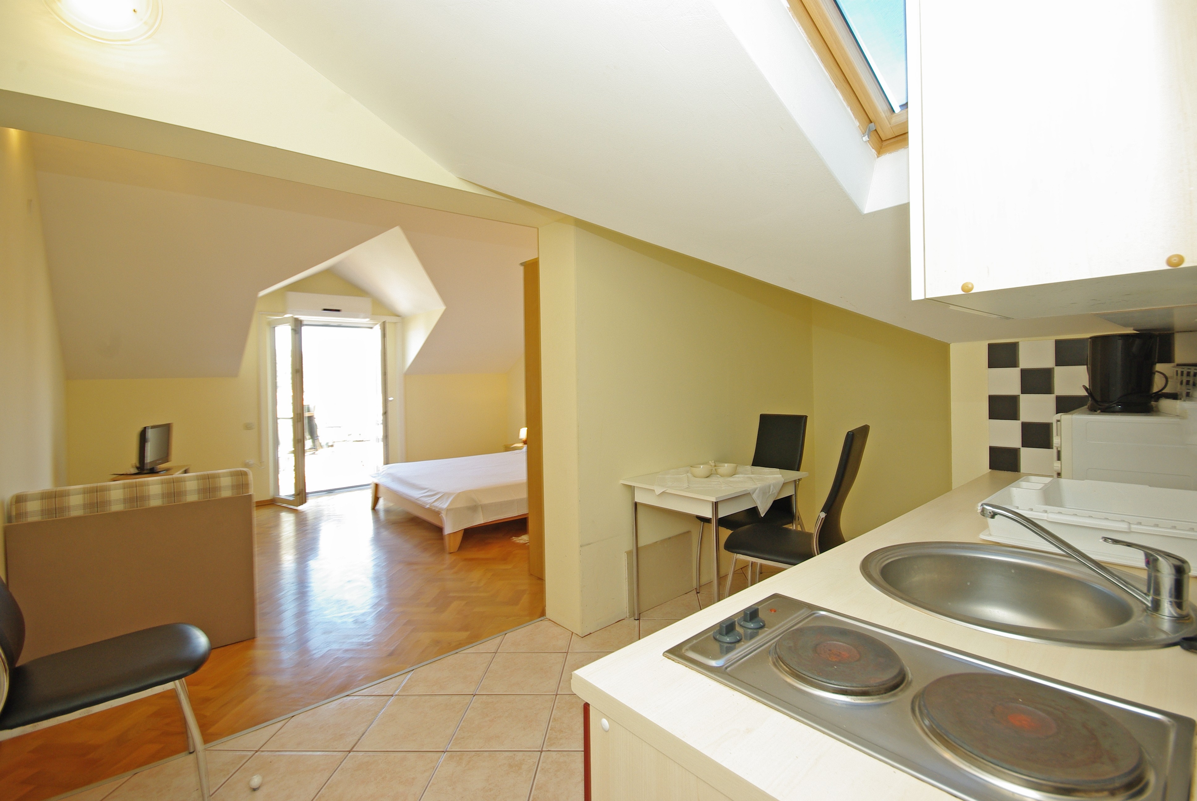 Studio flat with terrace and sea view Sumartin, Brač  AS-a