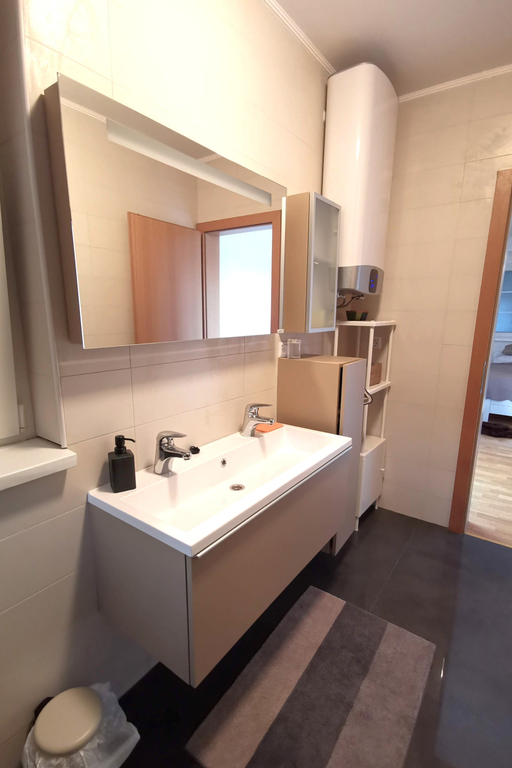 Comfortable and spacious house with terrace Poljica, Zadar  K