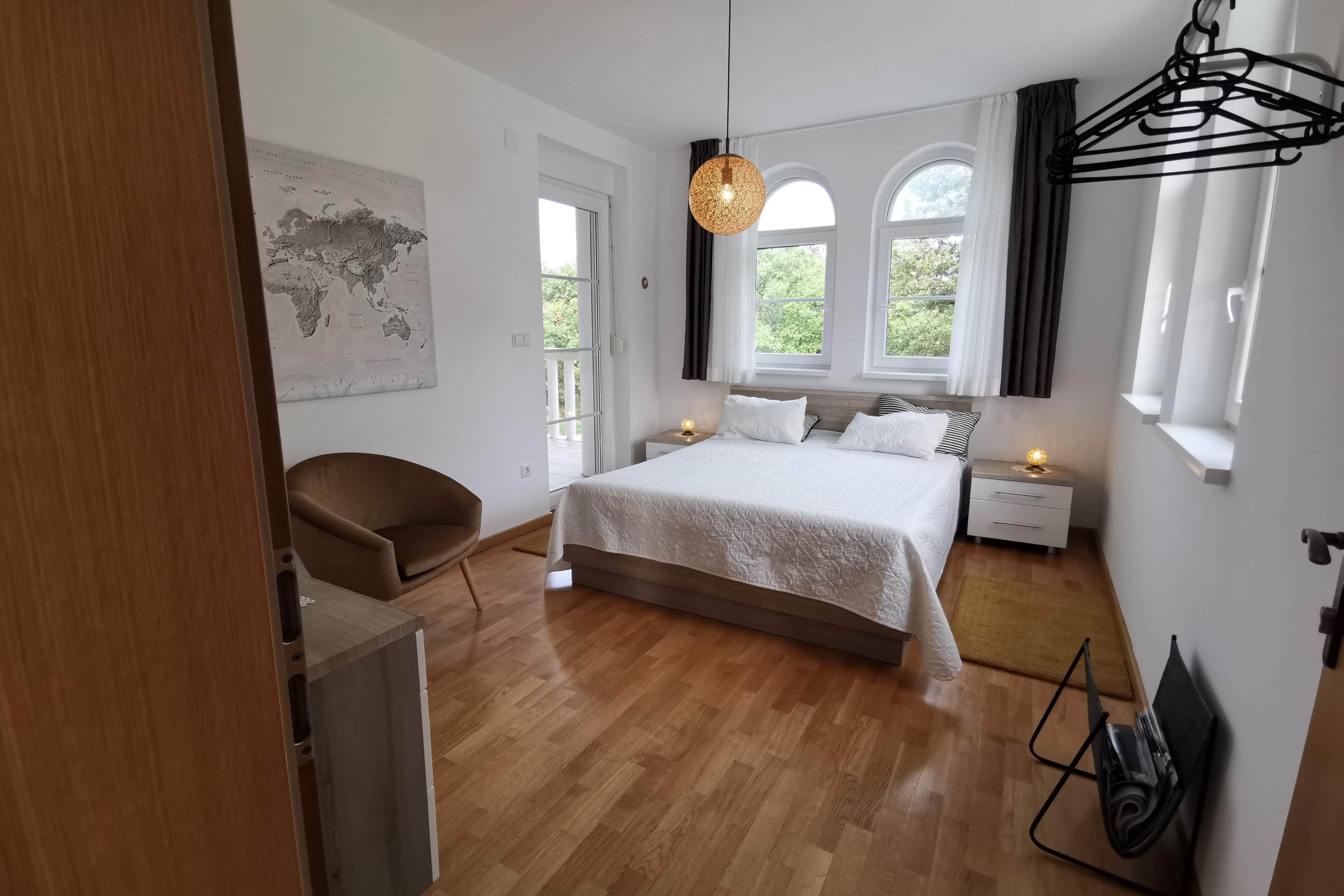 Comfortable and spacious house with terrace Poljica, Zadar  K