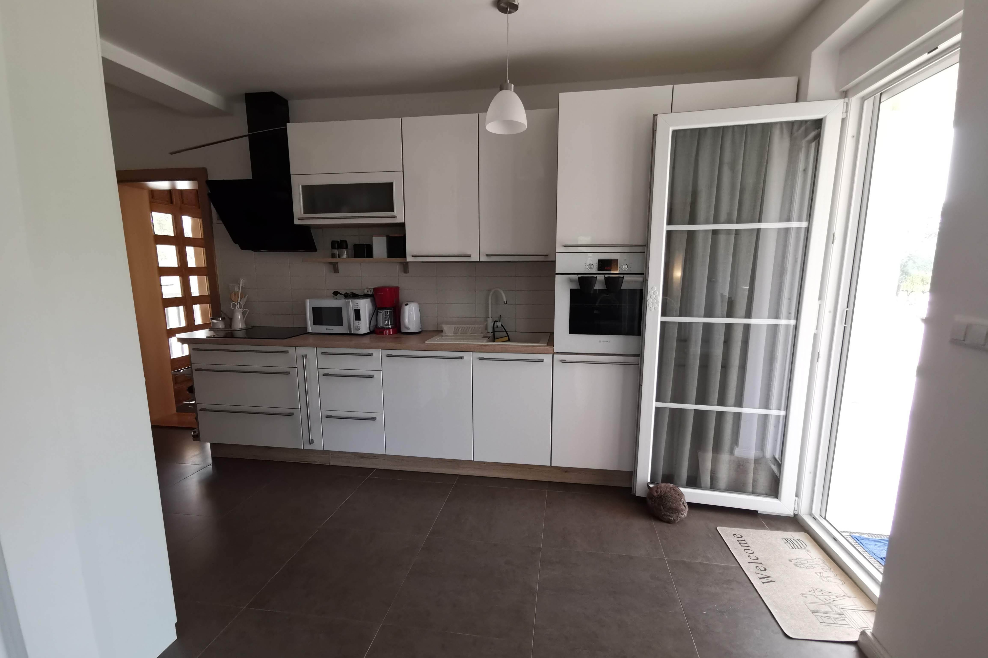 Comfortable and spacious house with terrace Poljica, Zadar  K