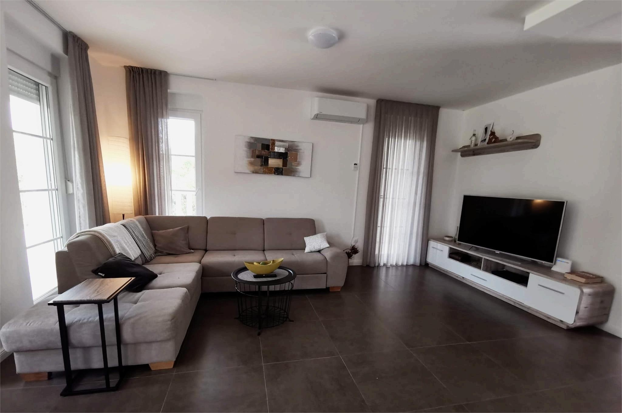 Comfortable and spacious house with terrace Poljica, Zadar  K