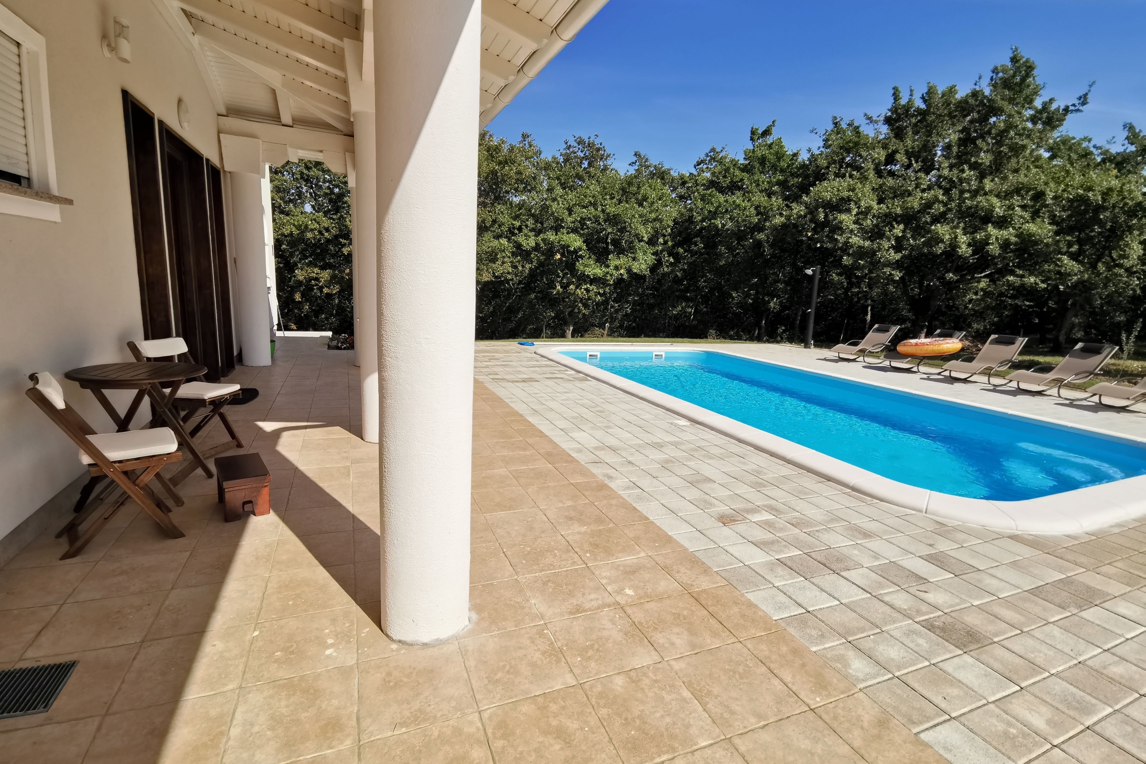 Comfortable and spacious house with terrace Poljica, Zadar  K