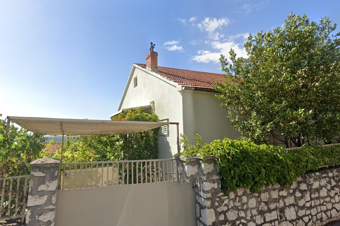 Enosobni apartma S teraso Šibenik A-a