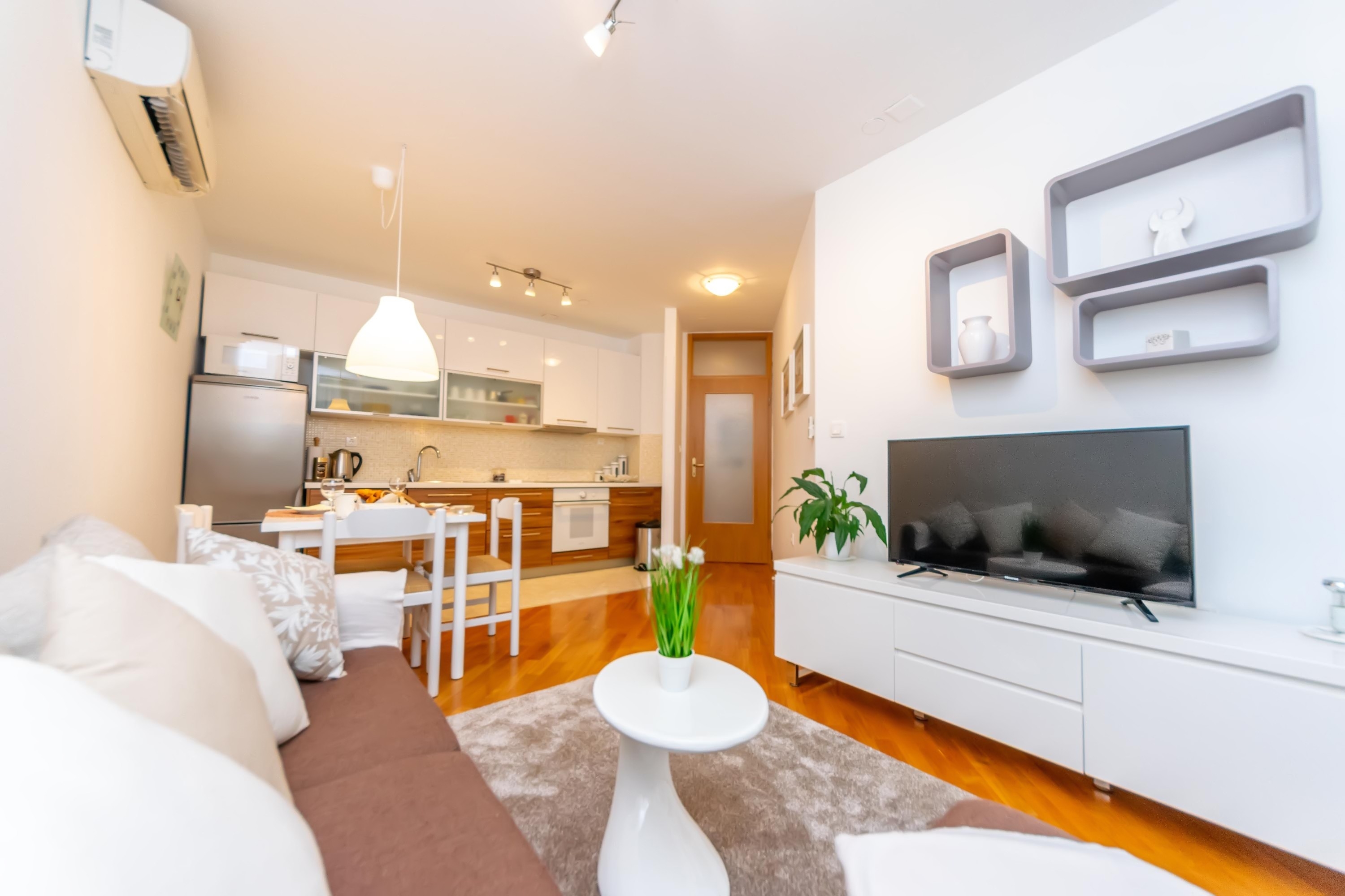 Jednosobni apartman s balkonom i pogledom na more Zadar  A-a