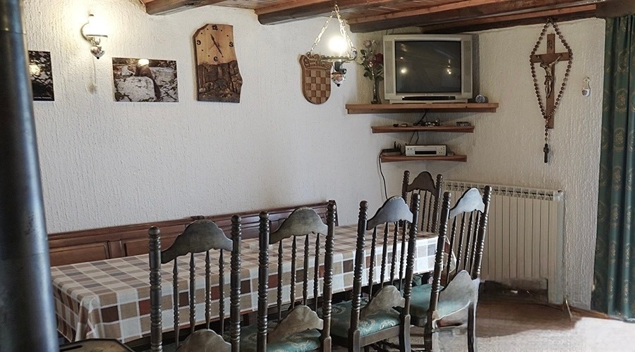 Four-bedroom house with terrace Srednja Draga, Gorski kotar (K-24140)