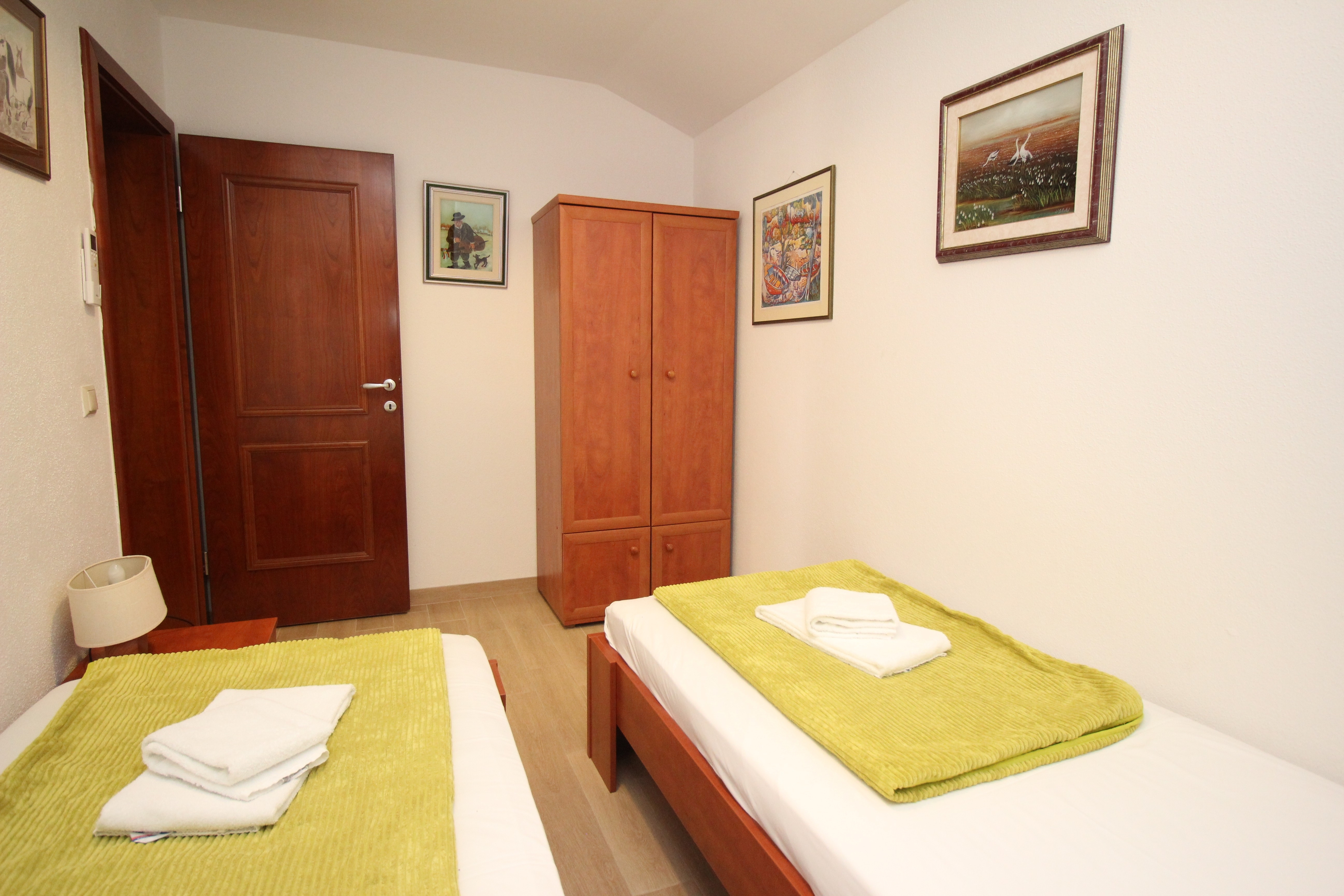 Two bedroom apartment with terrace and sea view Baška, Krk  A-b