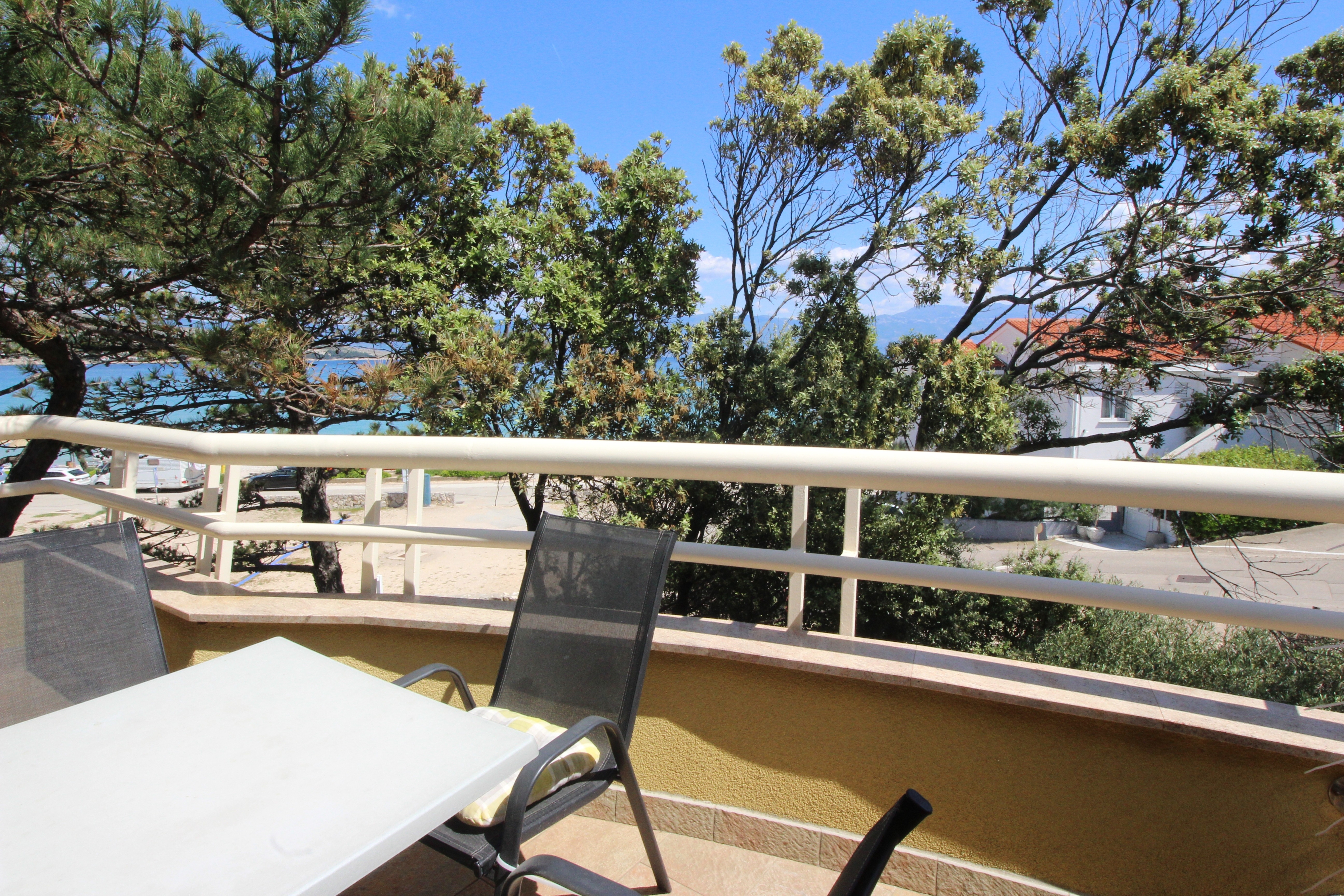 Two bedroom apartment with terrace and sea view Baška, Krk  A-b