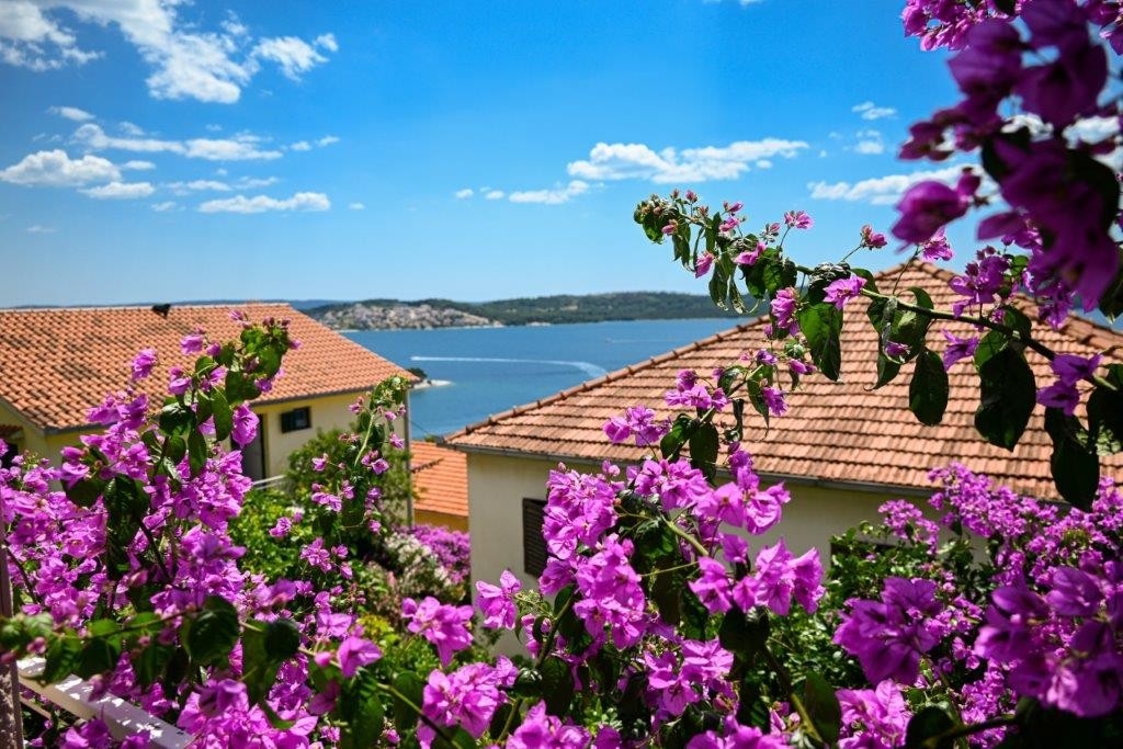 Two bedroom apartment with terrace and sea view Trogir  A-a