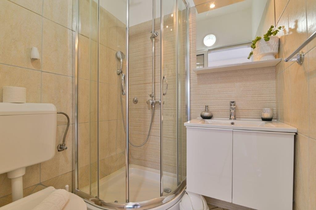 Two bedroom apartment with terrace and sea view Trogir  A-a