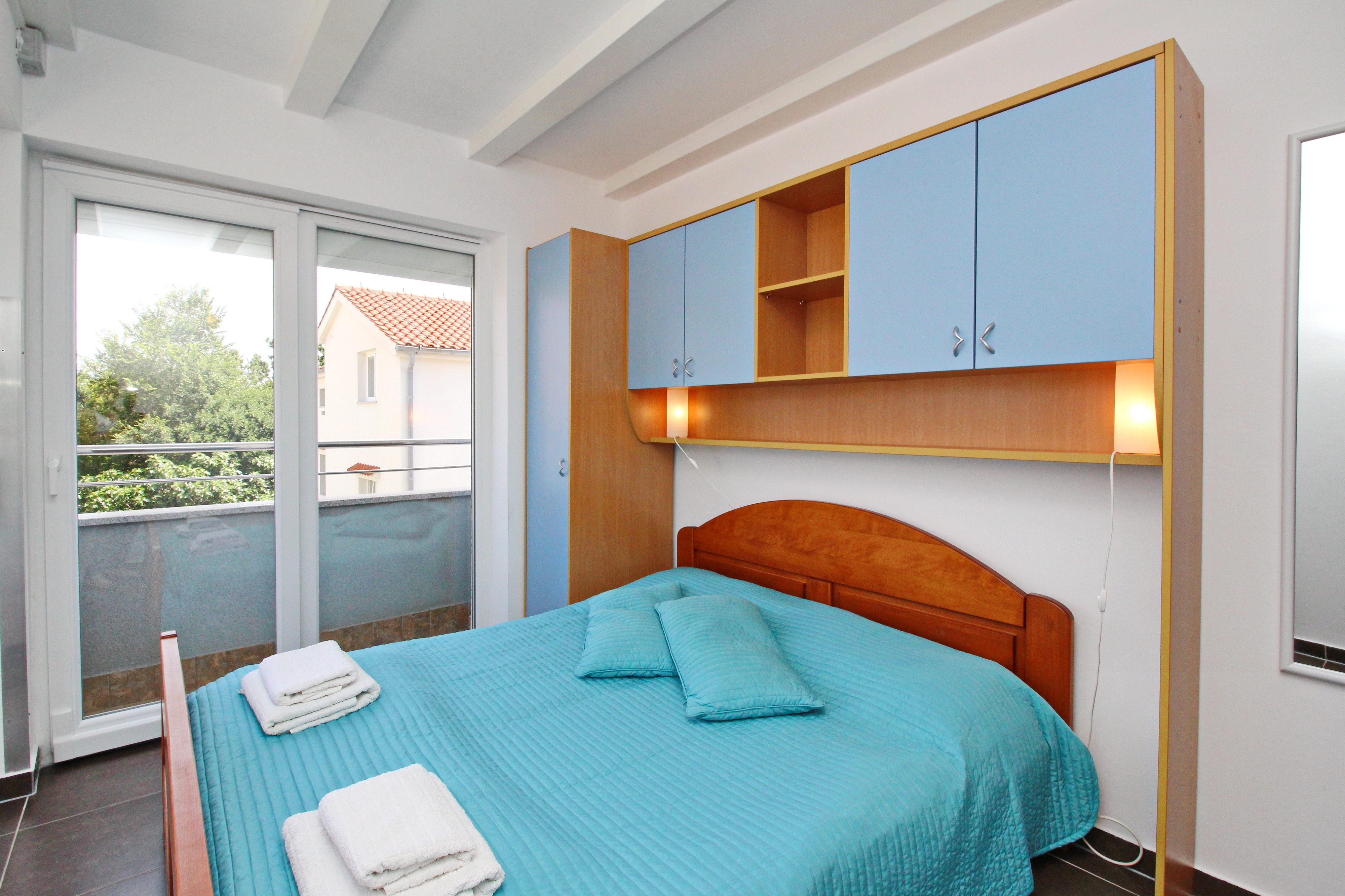 Two bedroom apartment with terrace Baška, Krk  A-b