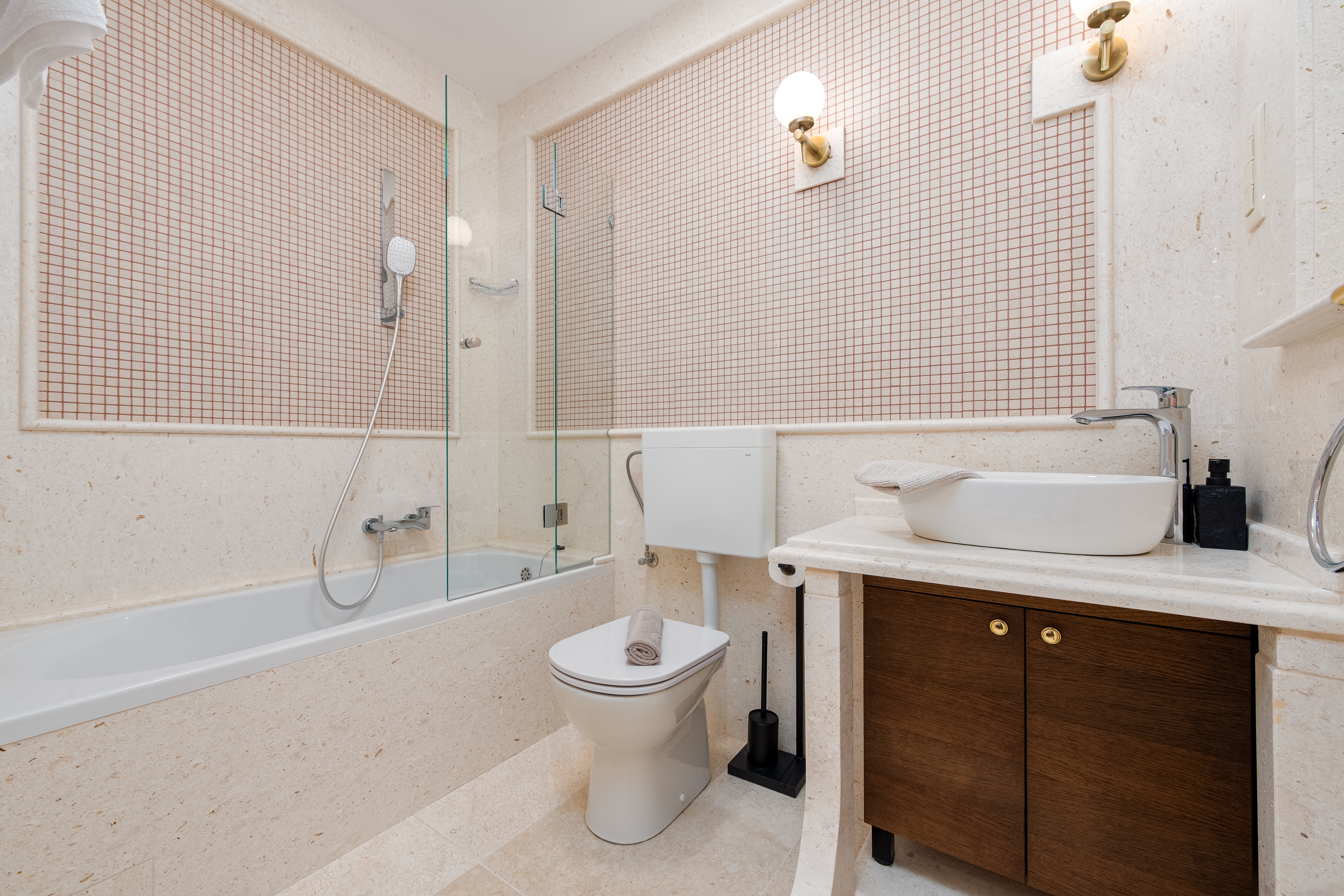 Two bedroom apartment with balcony and sea view Novalja, Pag  A-d