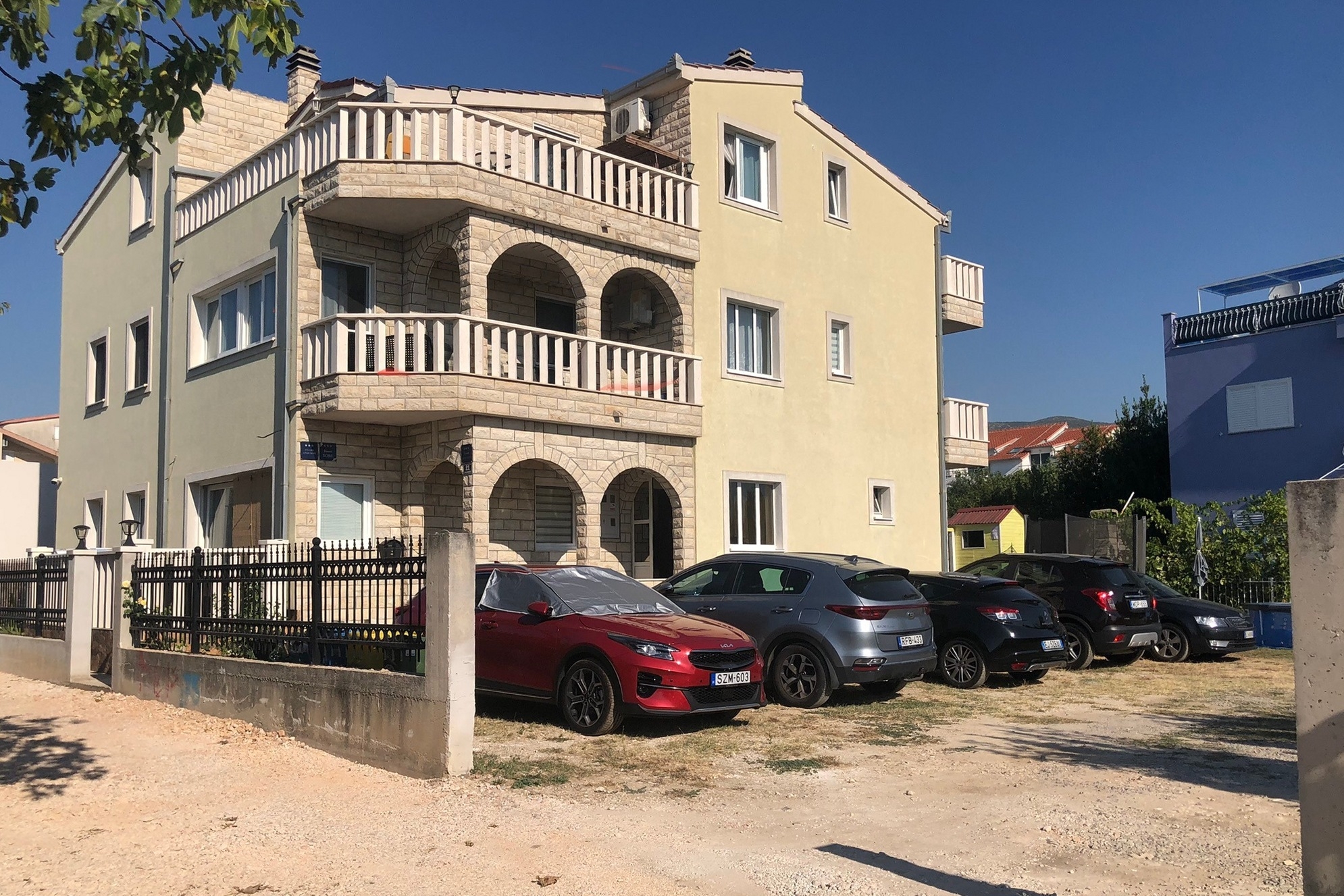 Dvosobni apartman s terasom Kaštel Štafilić, Kaštela  A-b