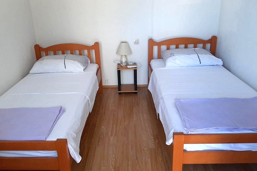 Two bedroom apartment near beach Cove Bristova, Hvar  A-a