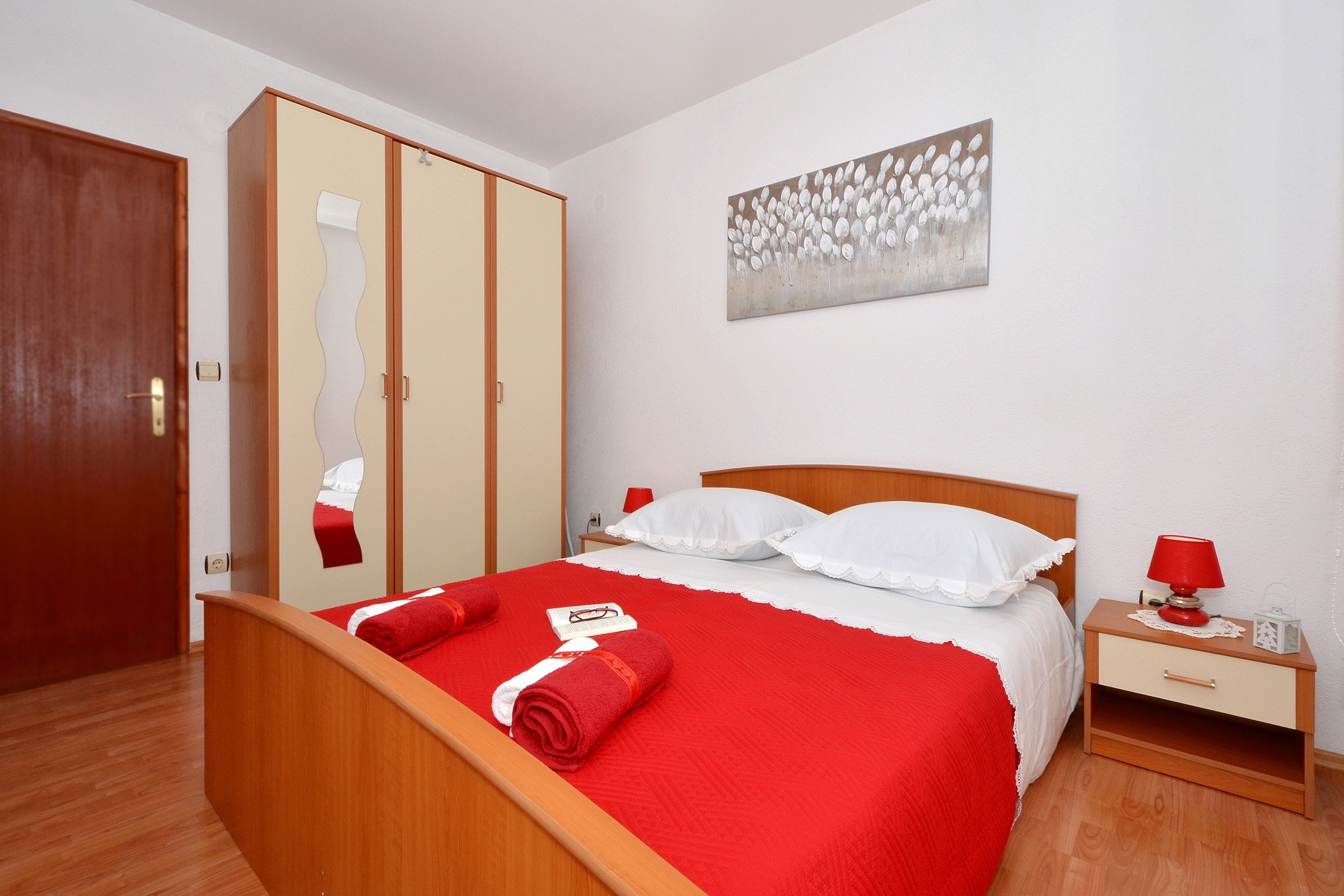 One bedroom apartment with balcony and sea view Trogir  A-a