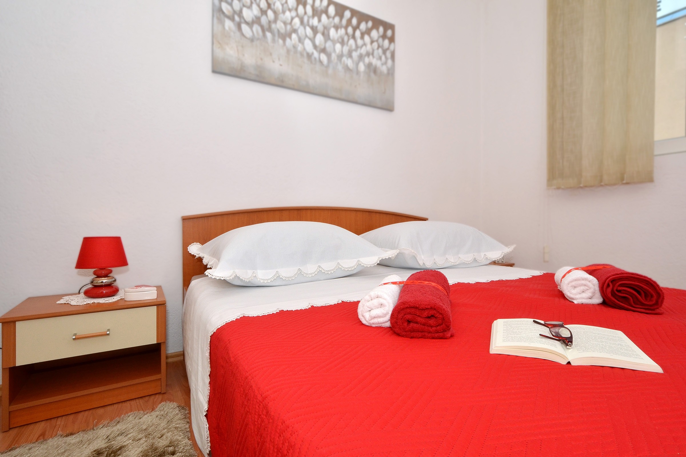 One bedroom apartment with balcony and sea view Trogir  A-a