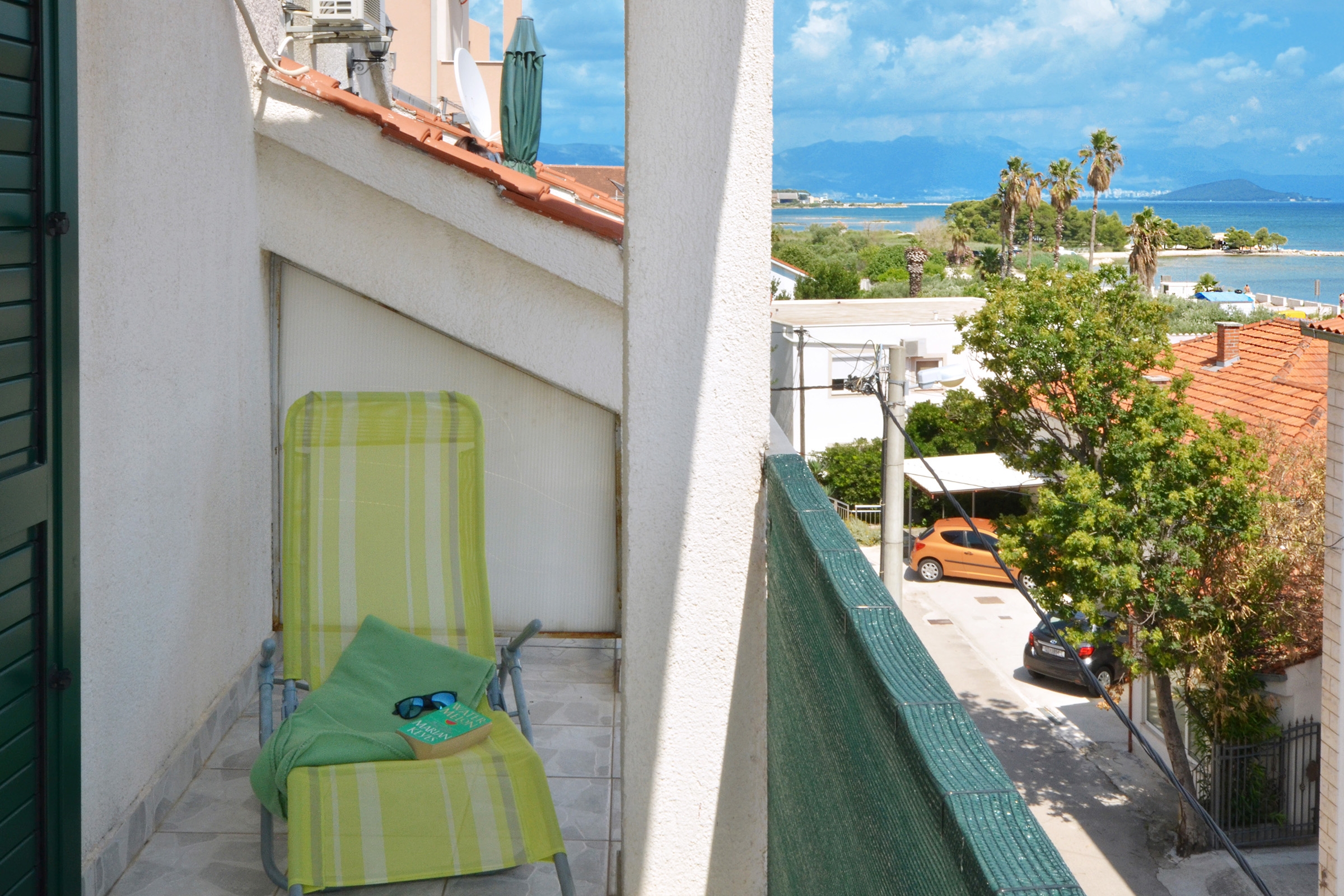 One bedroom apartment with balcony and sea view Trogir  A-c