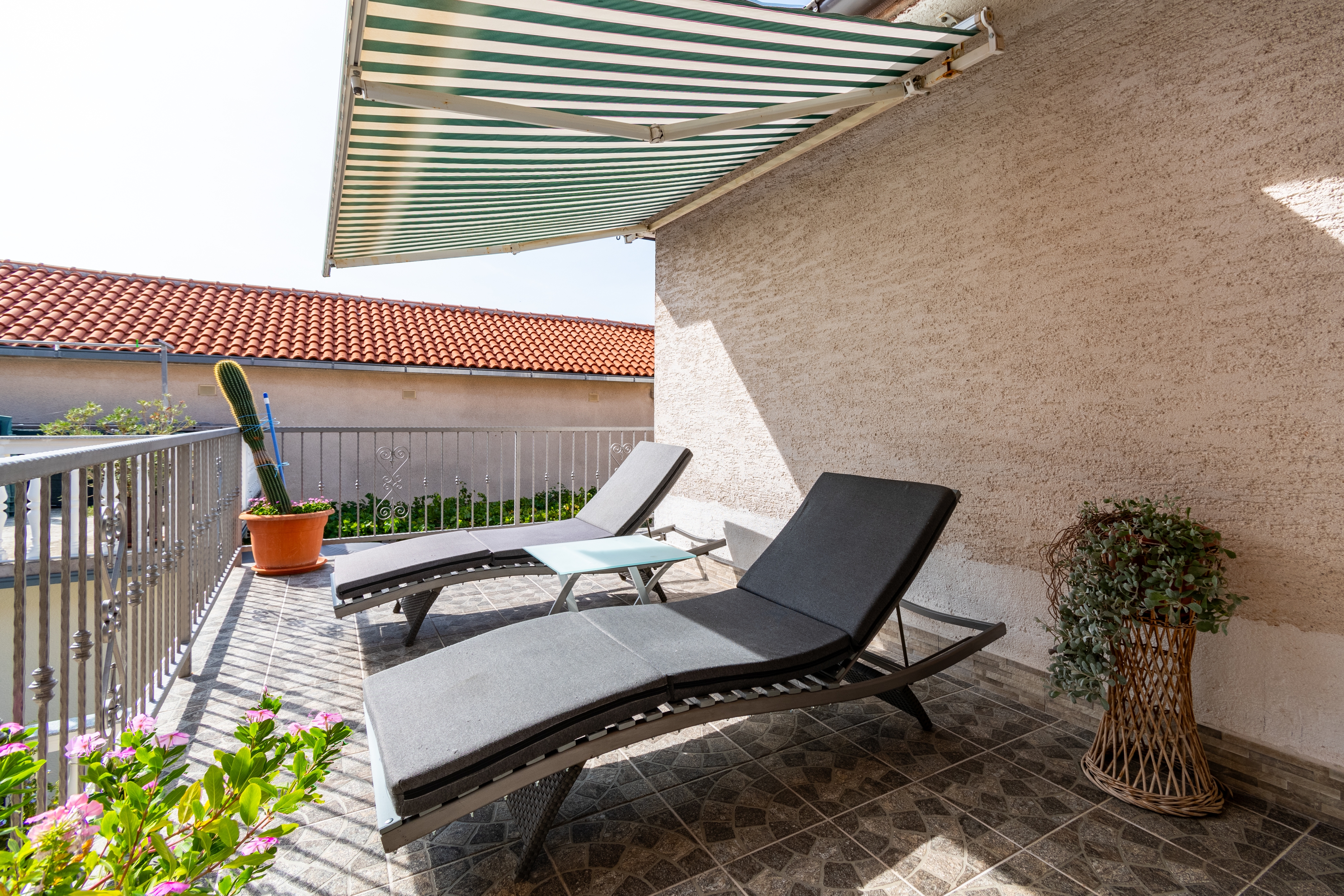 Two bedroom apartment with terrace and sea view Novi Vinodolski  A-a