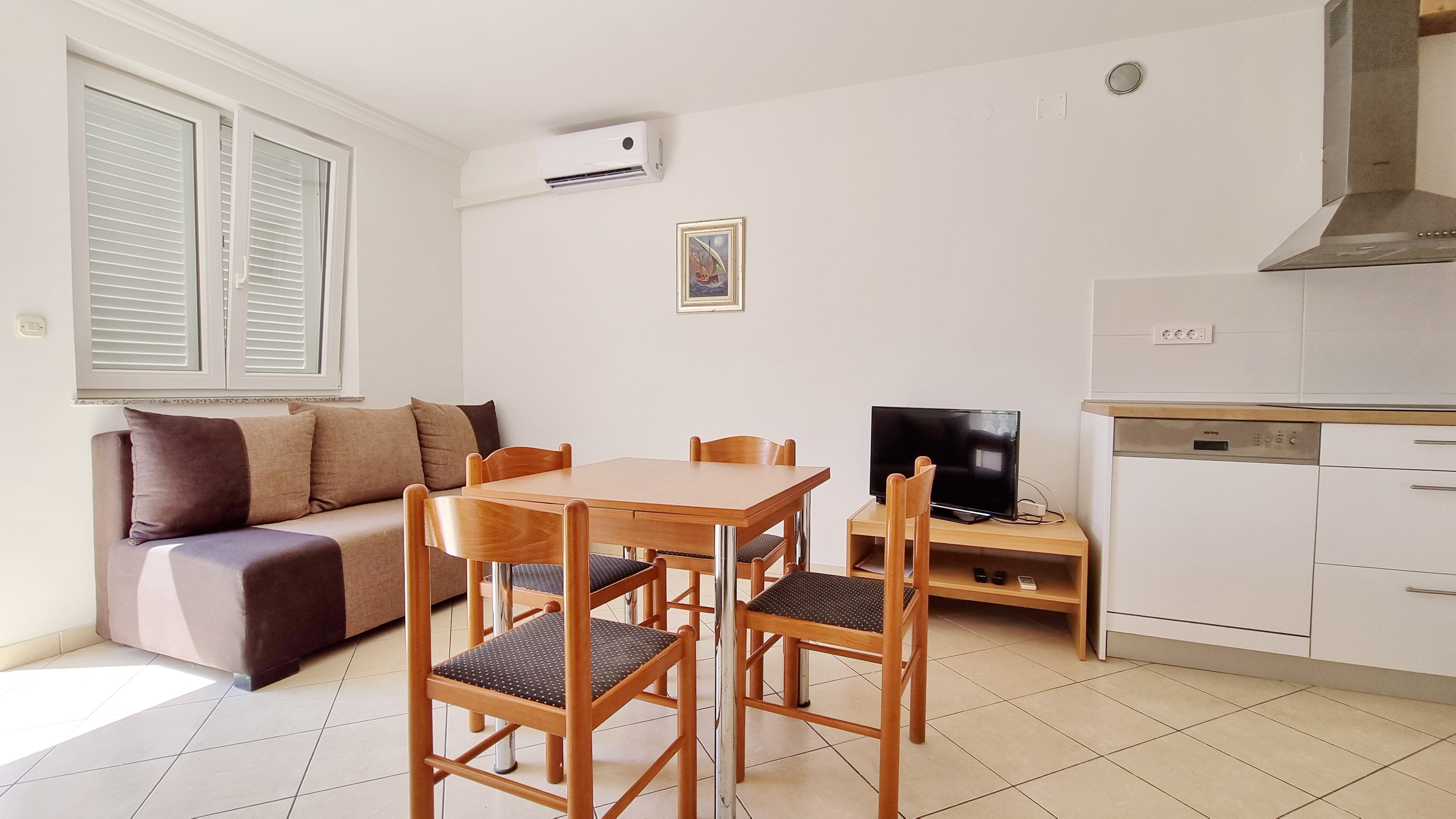 Two bedroom apartment with terrace Baška, Krk (A-24175-a)