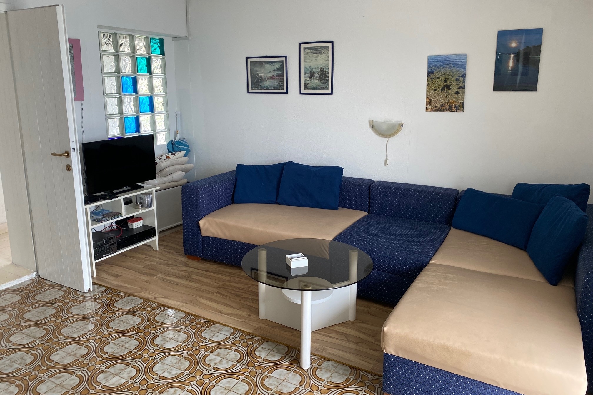 Two bedroom apartment near beach Kukljica, Ugljan (A-24177-a)