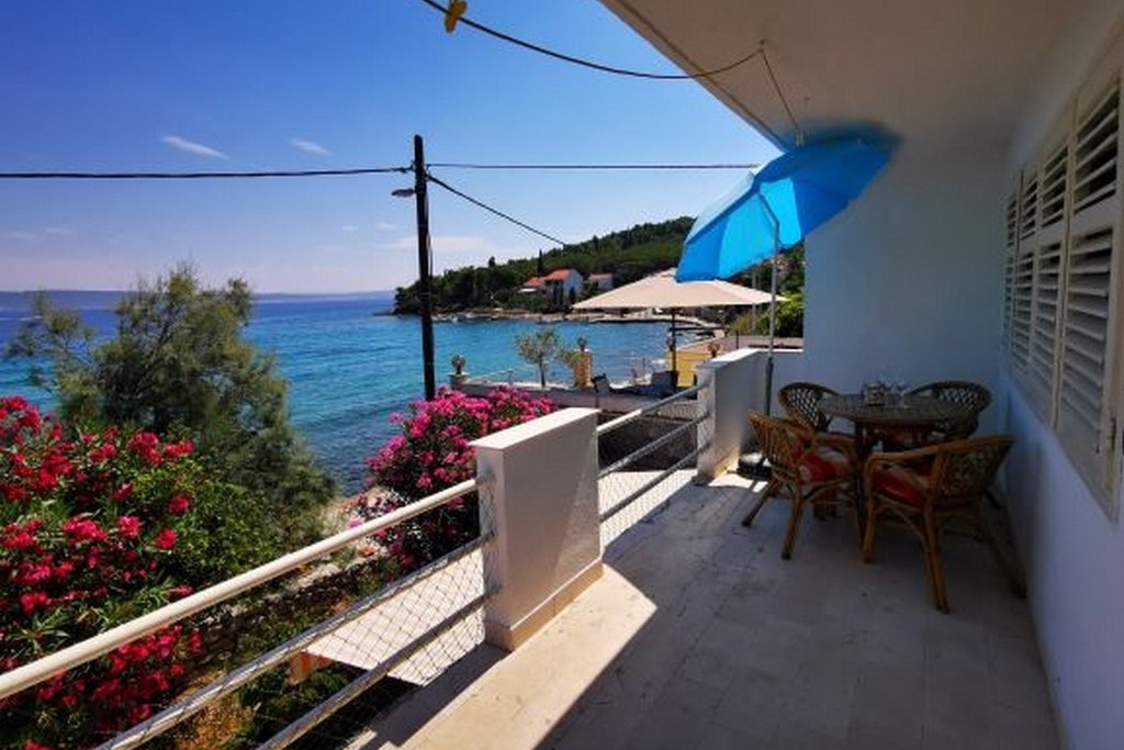 Two bedroom apartment near beach Kukljica, Ugljan (A-24177-a) Two bedroom apartment near beach Kukljica, Ugljan (A-24177-a)