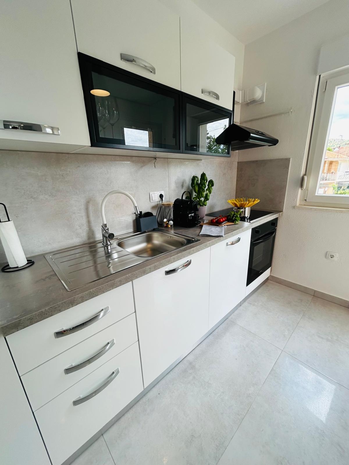 One bedroom apartment with balcony and sea view Marina, Trogir  A-a