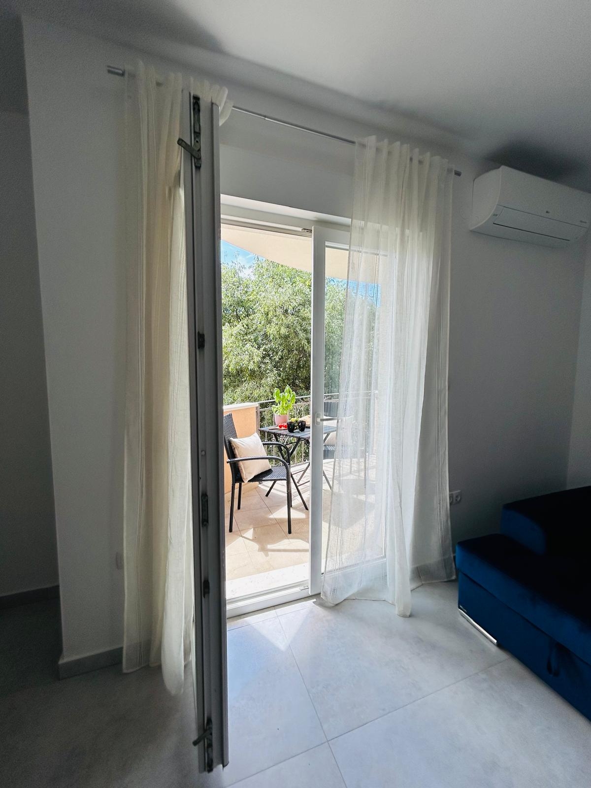 One bedroom apartment with balcony and sea view Marina, Trogir  A-a