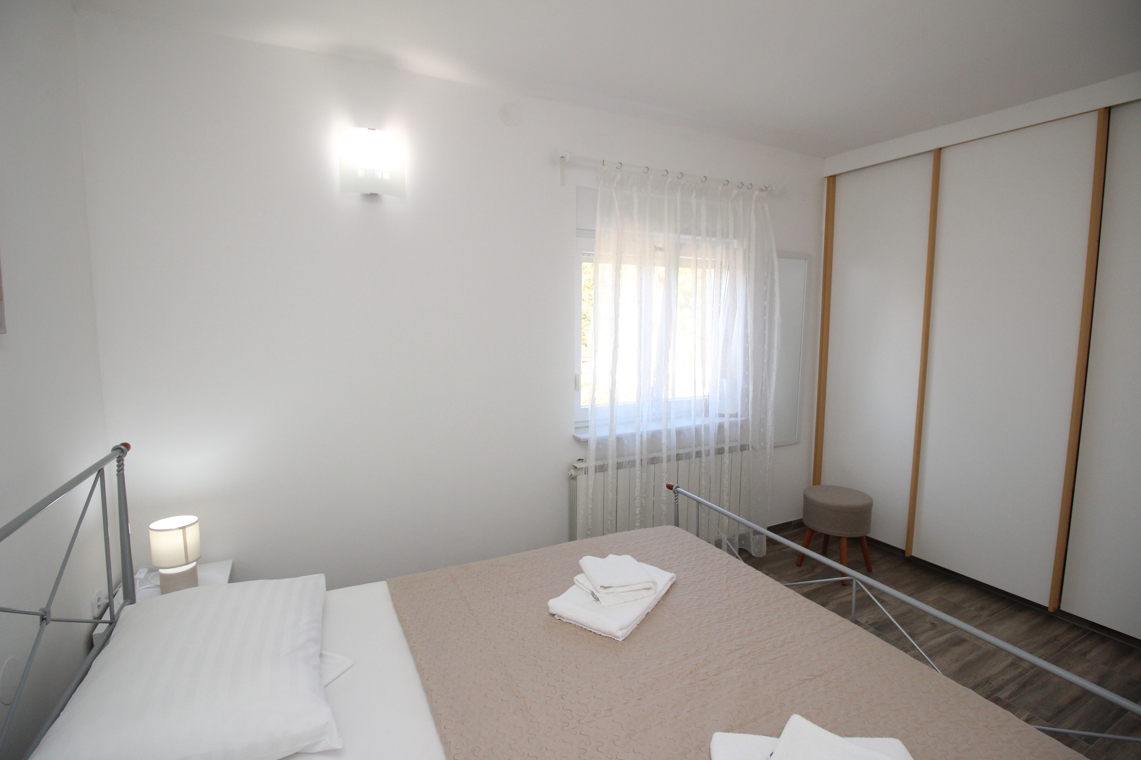 Two bedroom apartment with terrace and sea view Punat, Krk  A-a