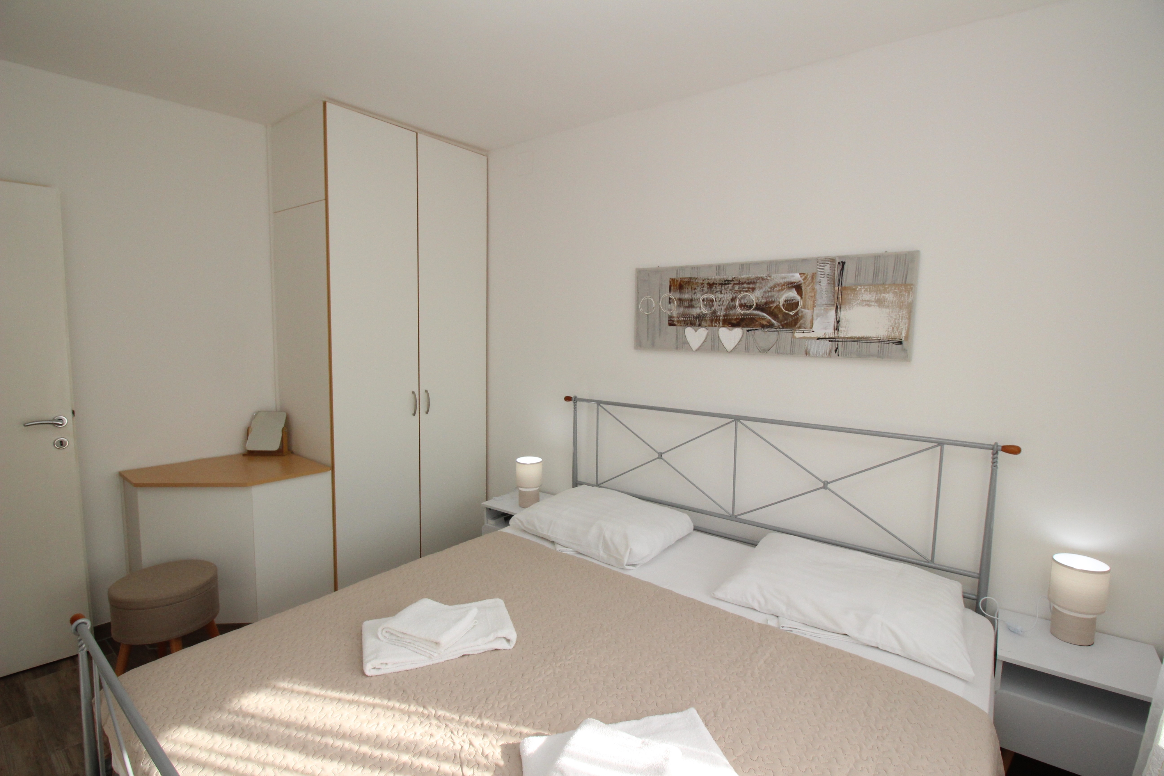 Two bedroom apartment with terrace and sea view Punat, Krk  A-a