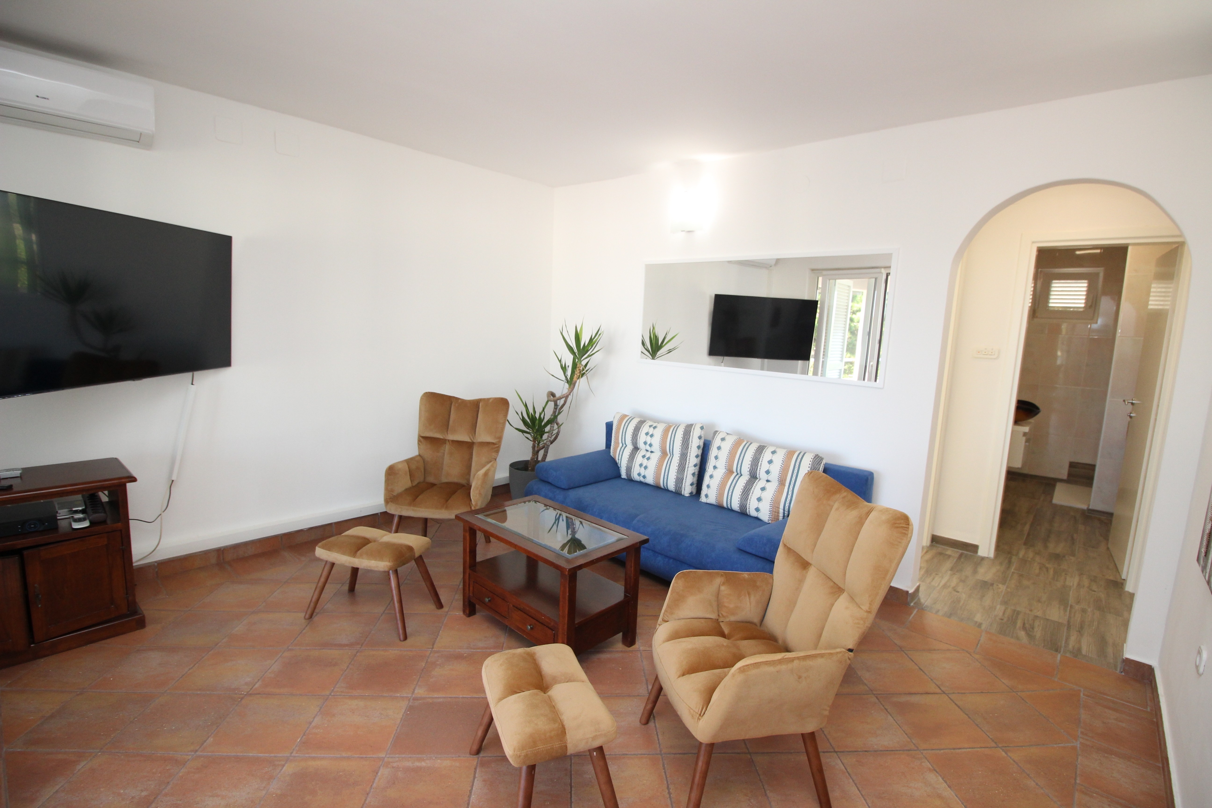 Two bedroom apartment with terrace and sea view Punat, Krk  A-a