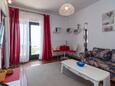 Obývací pokoj Novi Vinodolski, Obývací pokoj v ubytování typu apartment, s klimatizací a WiFi.