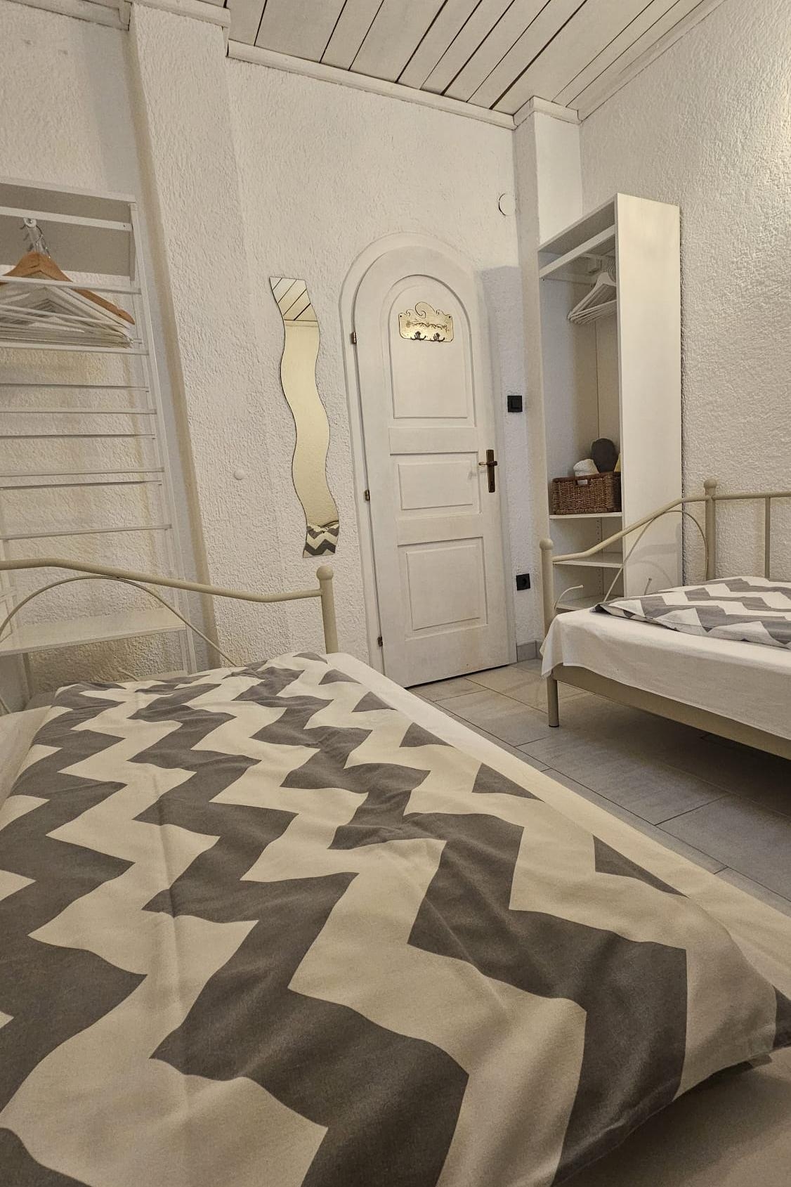 Two bedroom apartment with terrace and sea view Novi Vinodolski  A-c