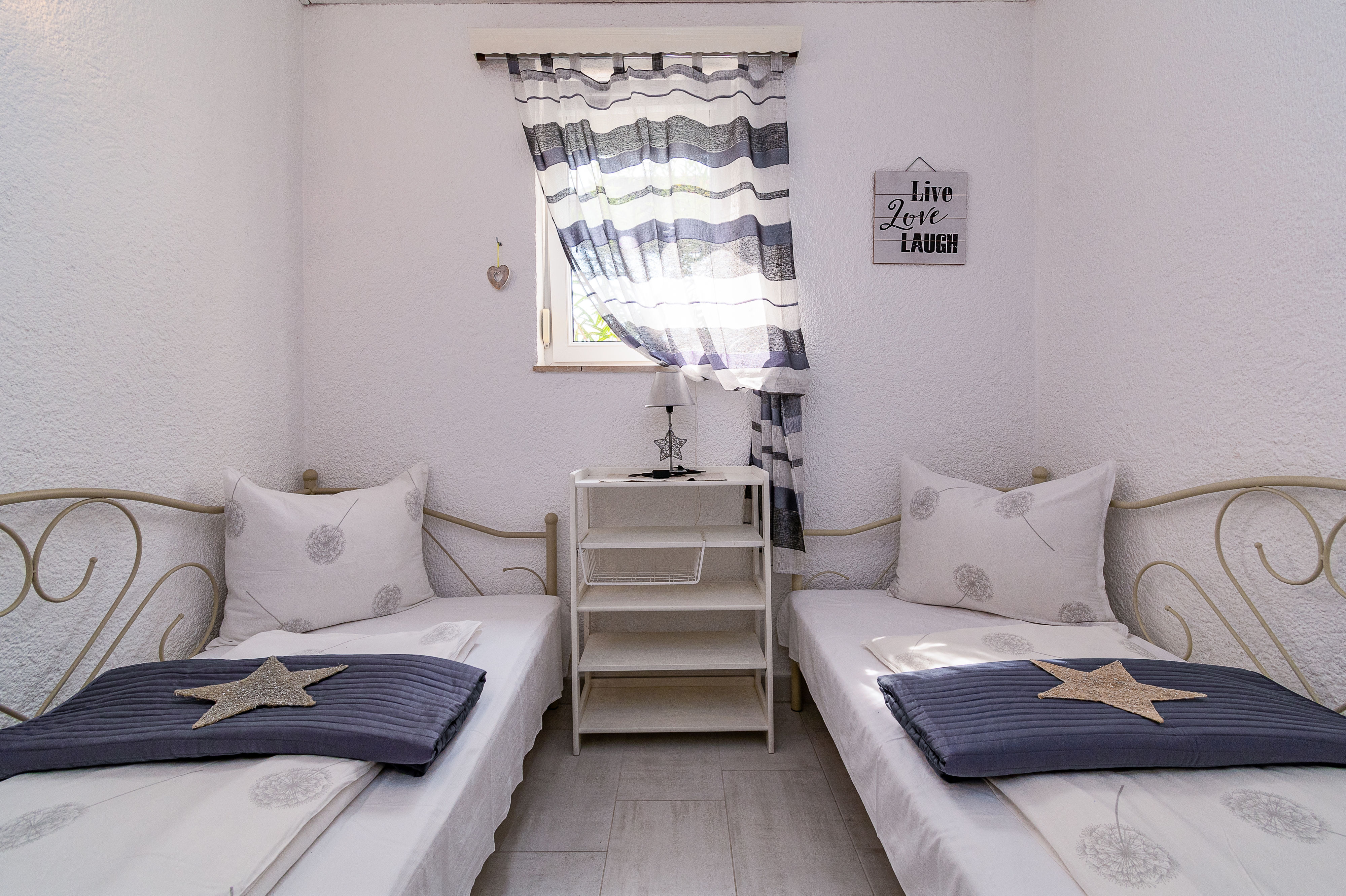 Two bedroom apartment with terrace and sea view Novi Vinodolski  A-c