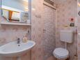 Ванная комната Novi Vinodolski, Ванная комната в размещении типа studio-apartment, WiFi.