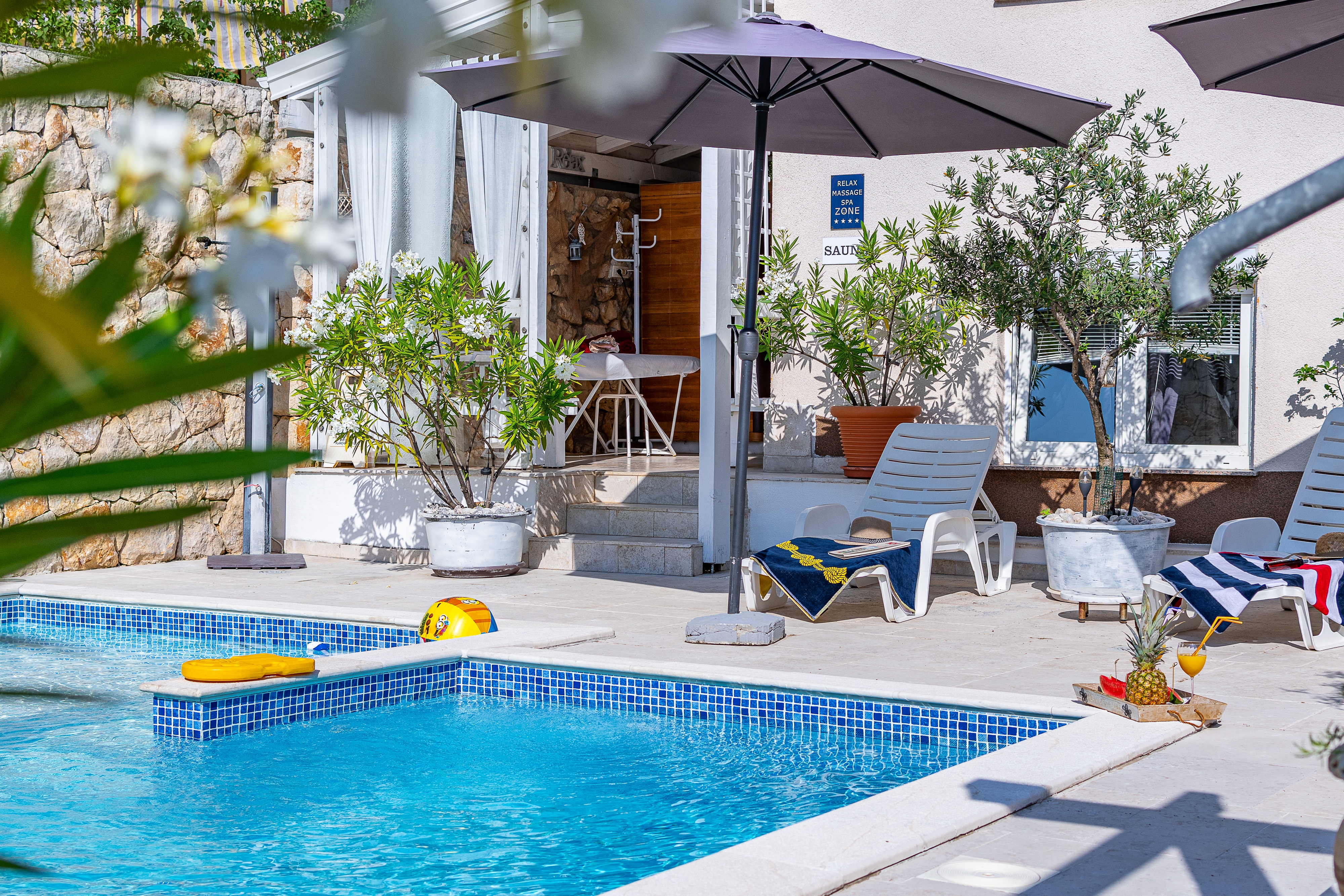 One bedroom apartment with air-conditioning Novi Vinodolski (A-2419-d)