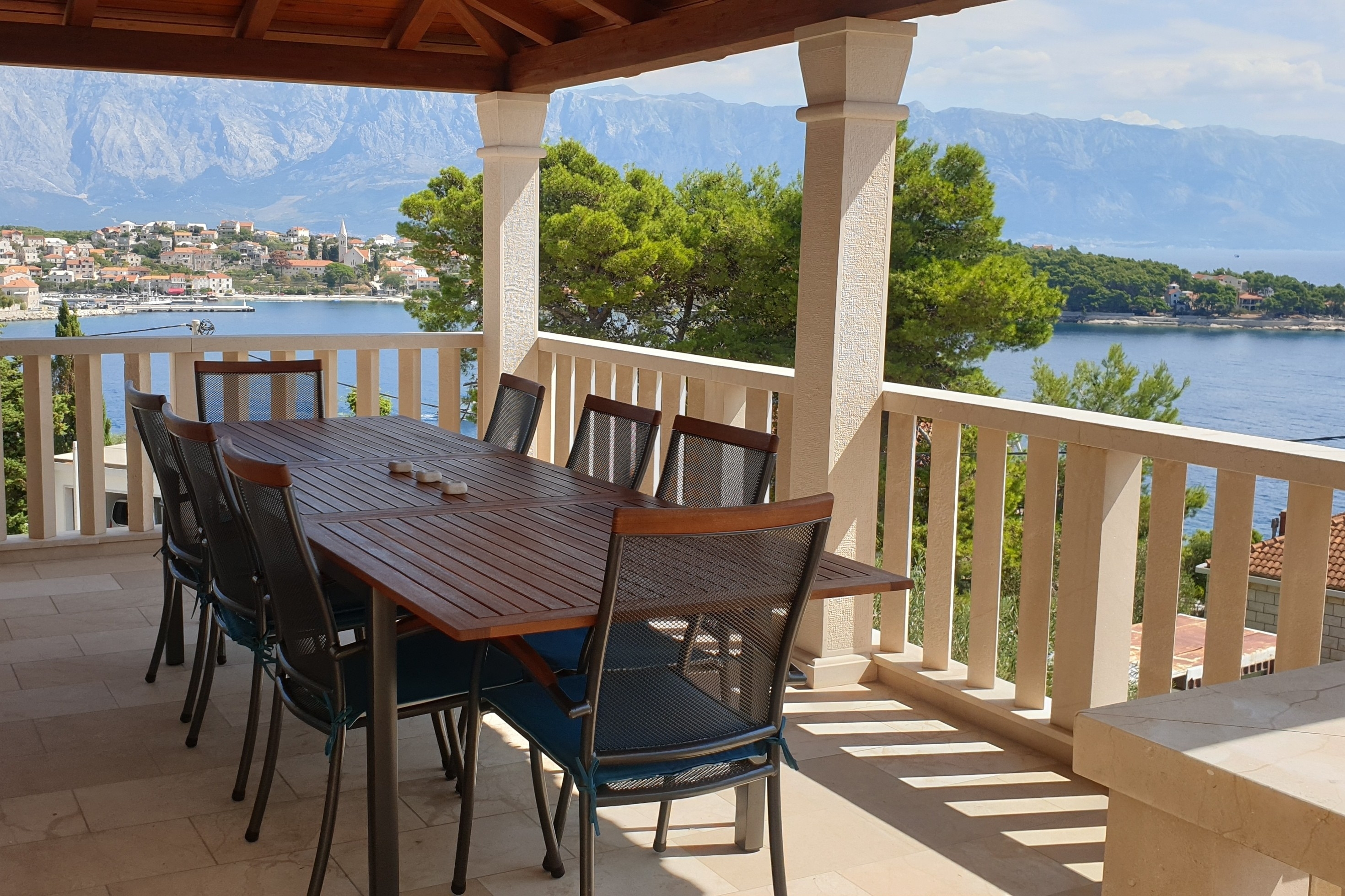 Dvosobni apartma Z balkonom in pogledom na morje Puntinak, Brač  A-b