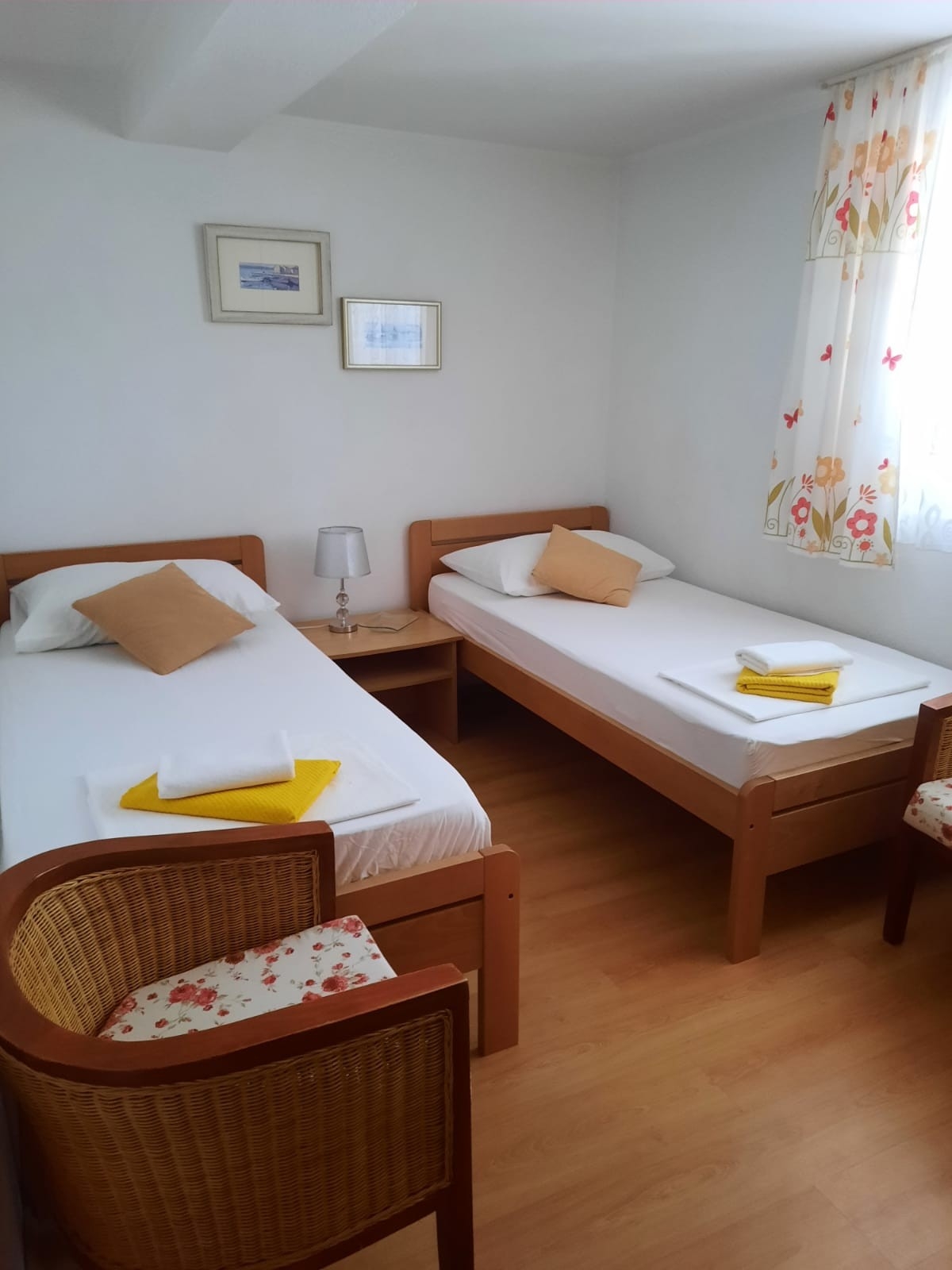 Two bedroom apartment with terrace and sea view Puntinak, Brač  A-c