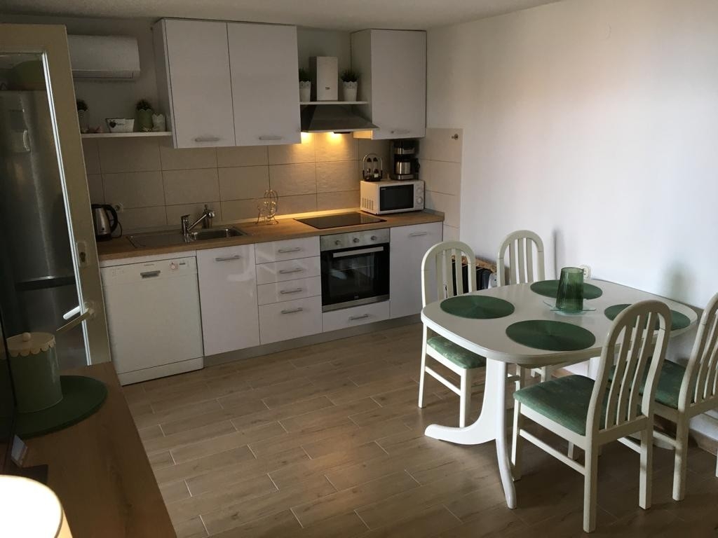 Two bedroom apartment with terrace and sea view Puntinak, Brač  A-c